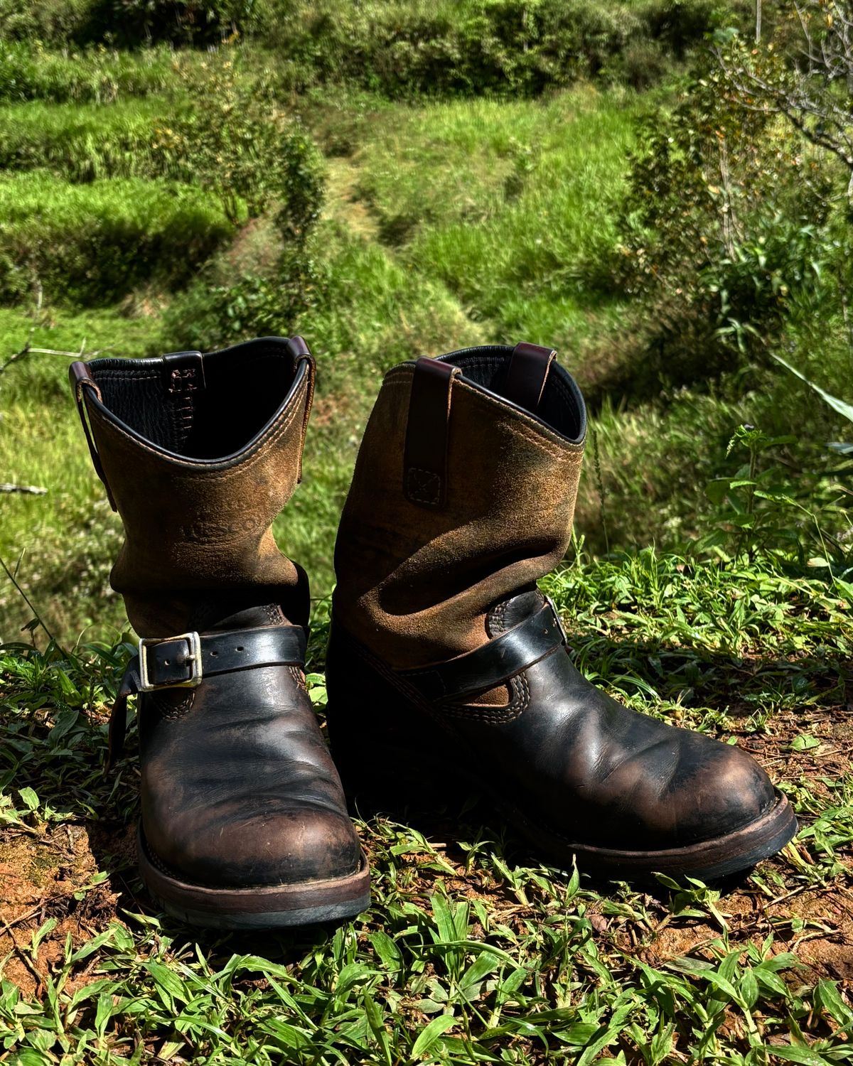 Photo by reothich on December 4, 2025 of the Wesco Morrison in Horween Black Chromexcel Horsehide & Horween Brown Chromexcel Horsehide.
