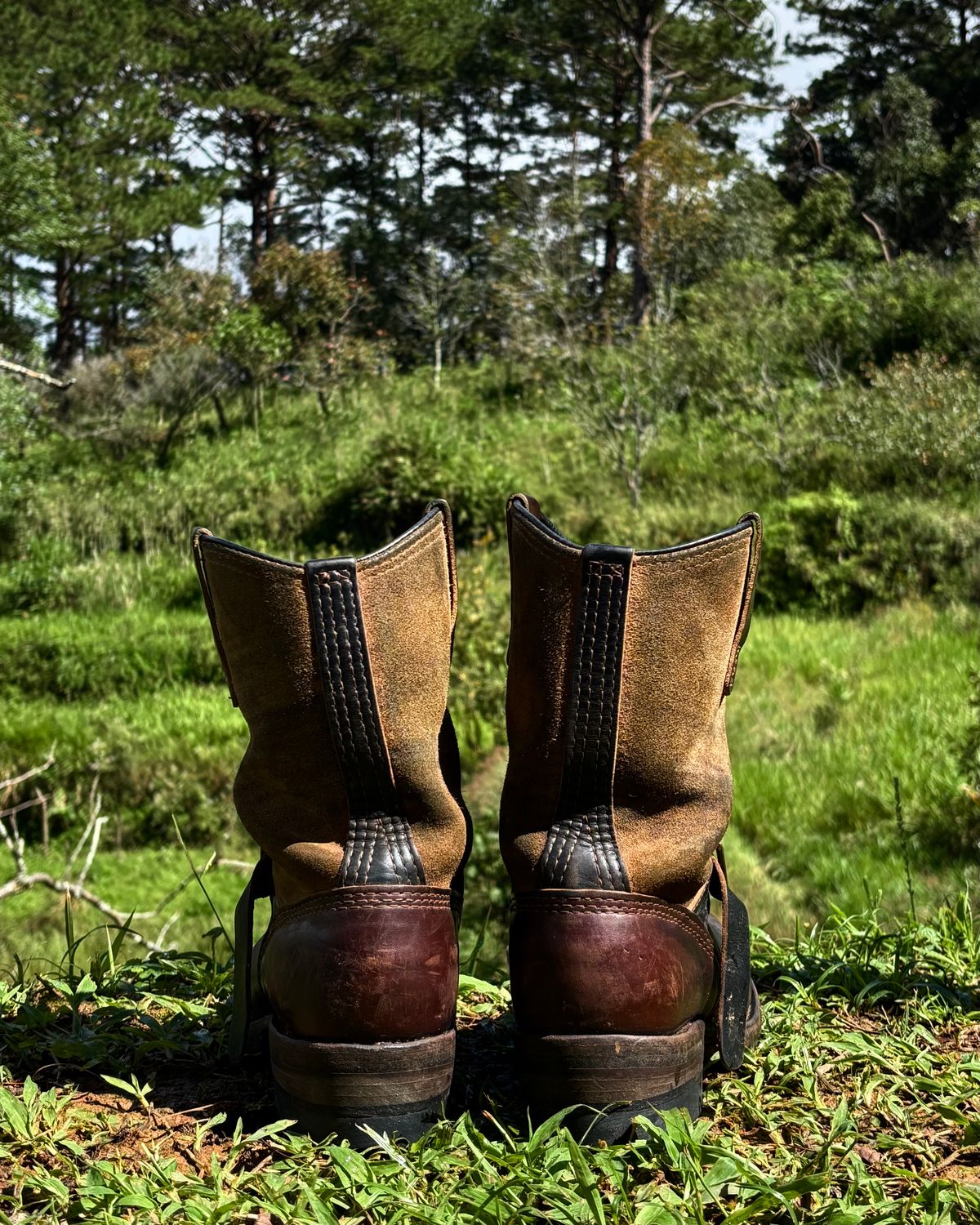 Photo by reothich on December 4, 2025 of the Wesco Morrison in Horween Black Chromexcel Horsehide & Horween Brown Chromexcel Horsehide.