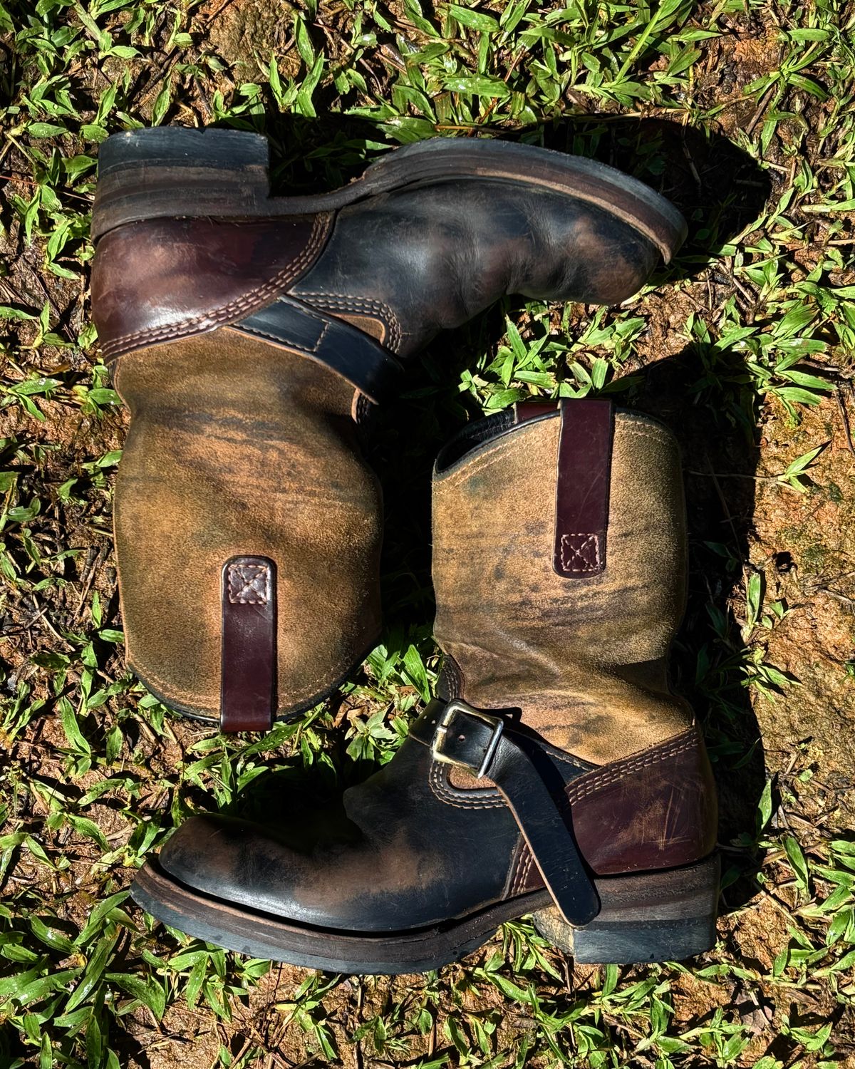 Photo by reothich on December 4, 2025 of the Wesco Morrison in Horween Black Chromexcel Horsehide & Horween Brown Chromexcel Horsehide.