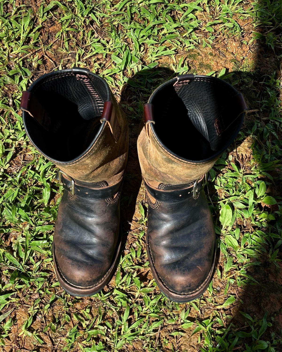 Photo by reothich on December 4, 2025 of the Wesco Morrison in Horween Black Chromexcel Horsehide & Horween Brown Chromexcel Horsehide.