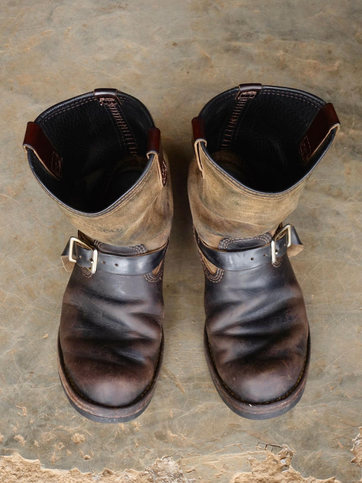 Photo by reothich on February 2, 2026 of the Wesco Morrison in Horween Black Chromexcel Horsehide & Horween Brown Chromexcel Horsehide.