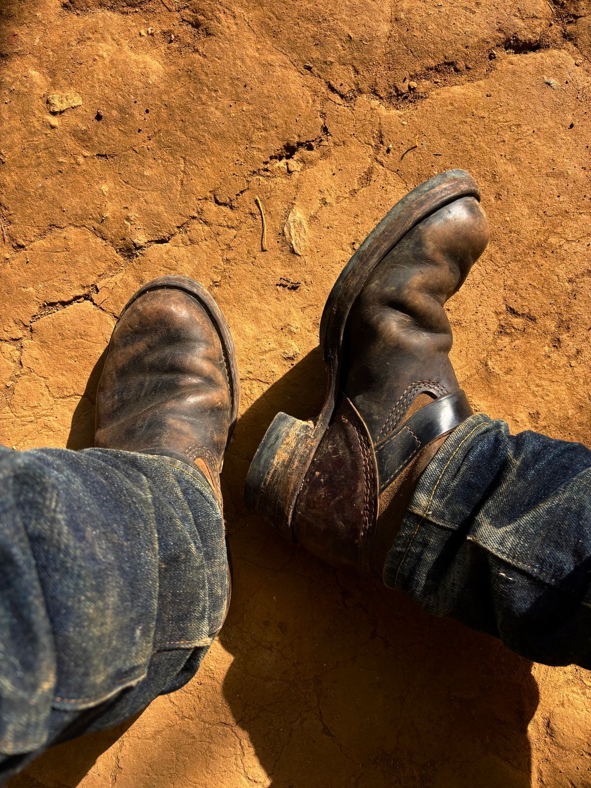 Photo by reothich on February 28, 2026 of the Wesco Morrison in Horween Black Chromexcel Horsehide & Horween Brown Chromexcel Horsehide.