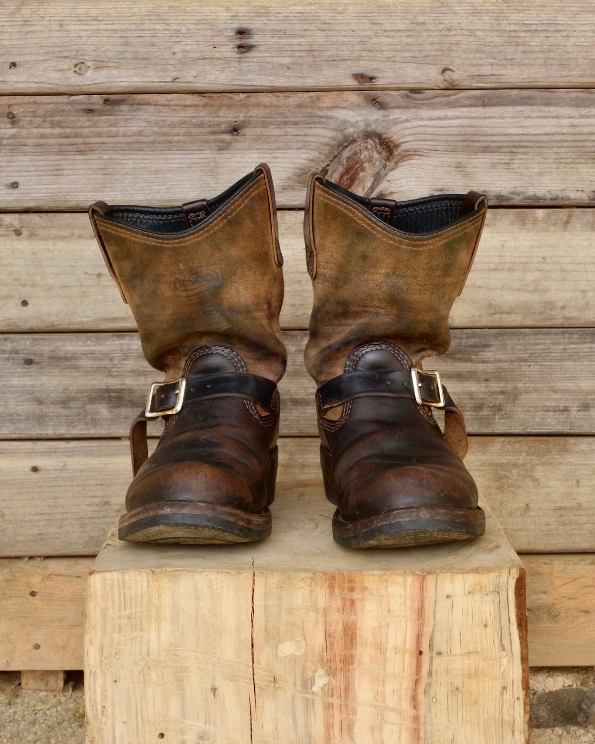 Photo by reothich on March 2, 2026 of the Wesco Morrison in Horween Black Chromexcel Horsehide & Horween Brown Chromexcel Horsehide.