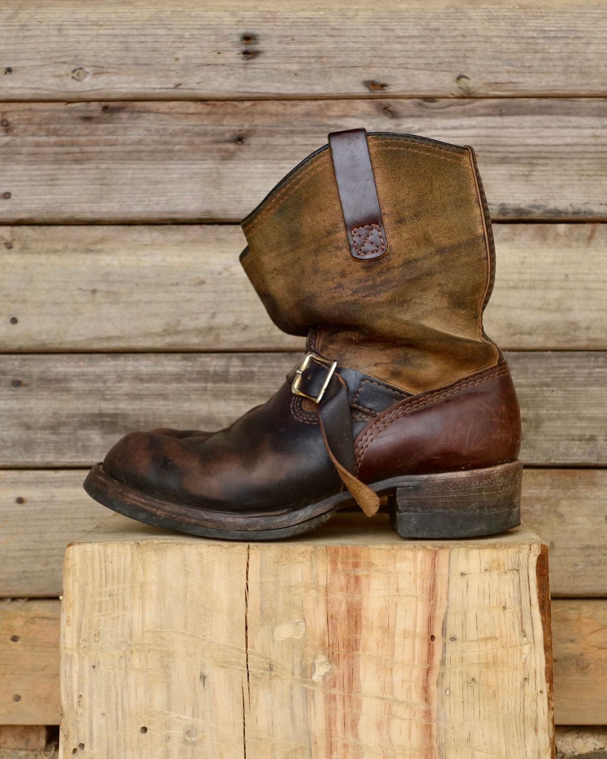 Photo by reothich on March 2, 2026 of the Wesco Morrison in Horween Black Chromexcel Horsehide & Horween Brown Chromexcel Horsehide.