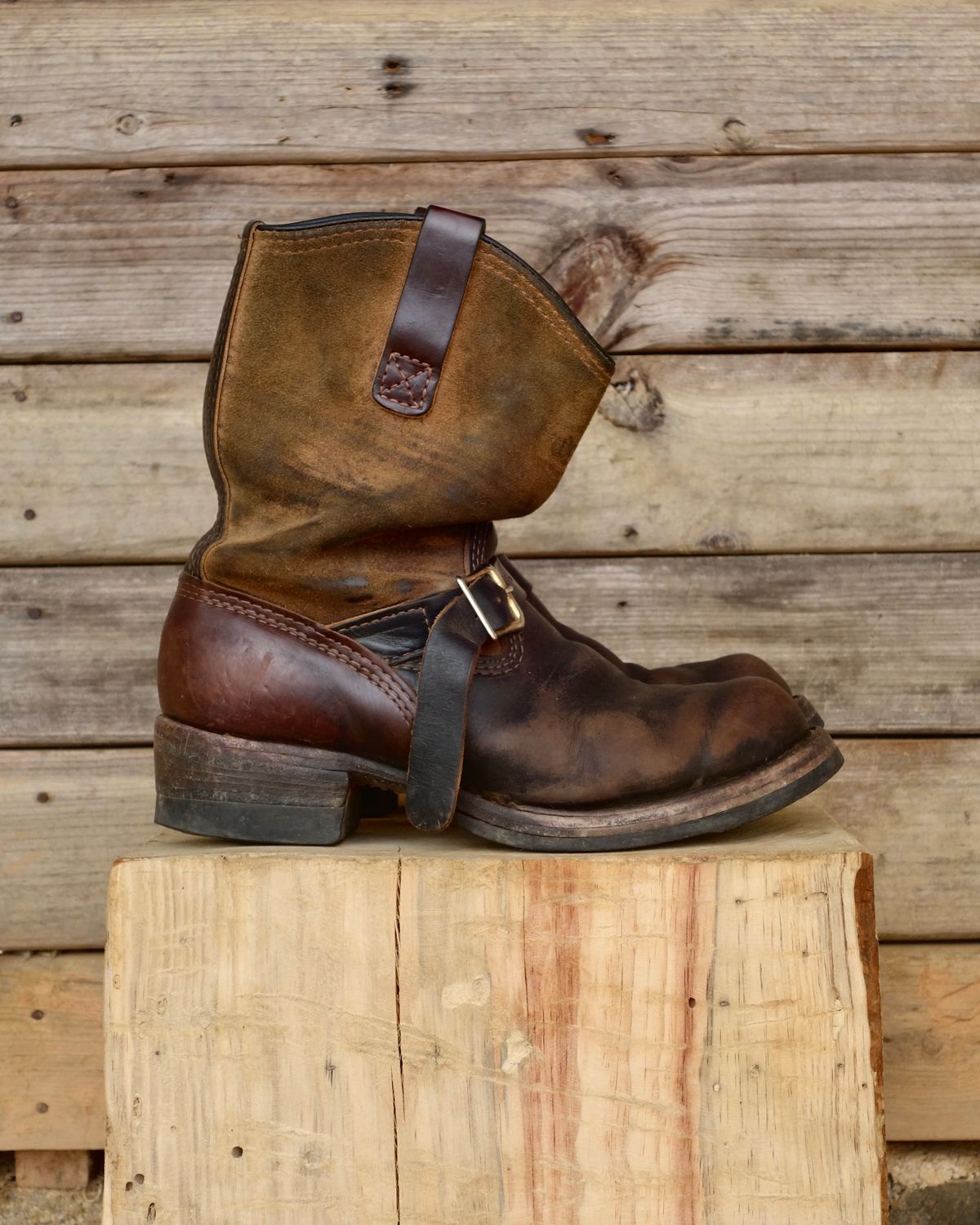 Photo by reothich on March 2, 2026 of the Wesco Morrison in Horween Black Chromexcel Horsehide & Horween Brown Chromexcel Horsehide.
