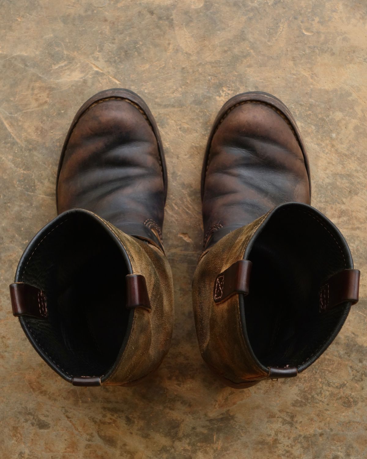 Photo by reothich on March 2, 2026 of the Wesco Morrison in Horween Black Chromexcel Horsehide & Horween Brown Chromexcel Horsehide.