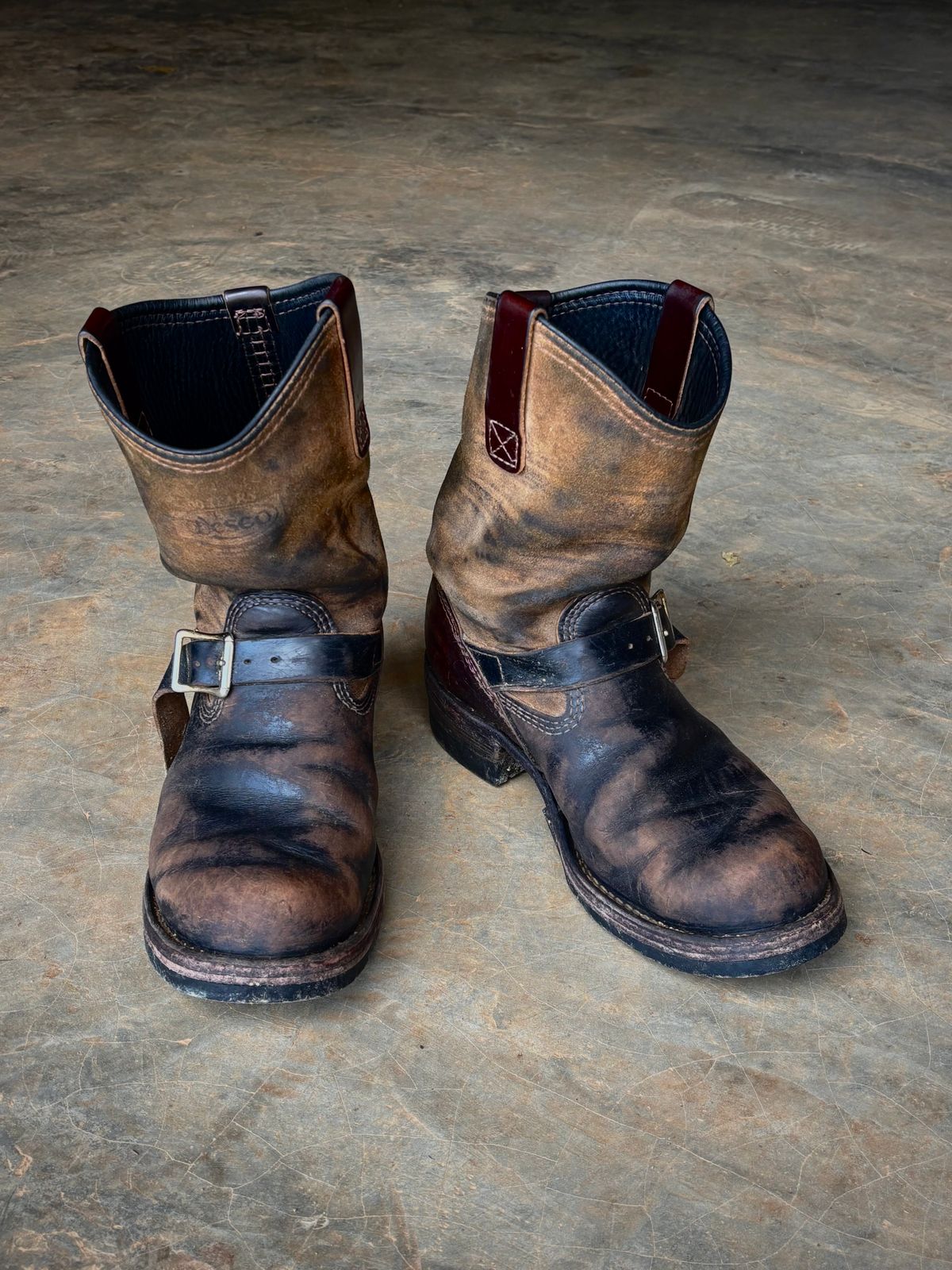 Photo by reothich on March 4, 2026 of the Wesco Morrison in Horween Black Chromexcel Horsehide & Horween Brown Chromexcel Horsehide.
