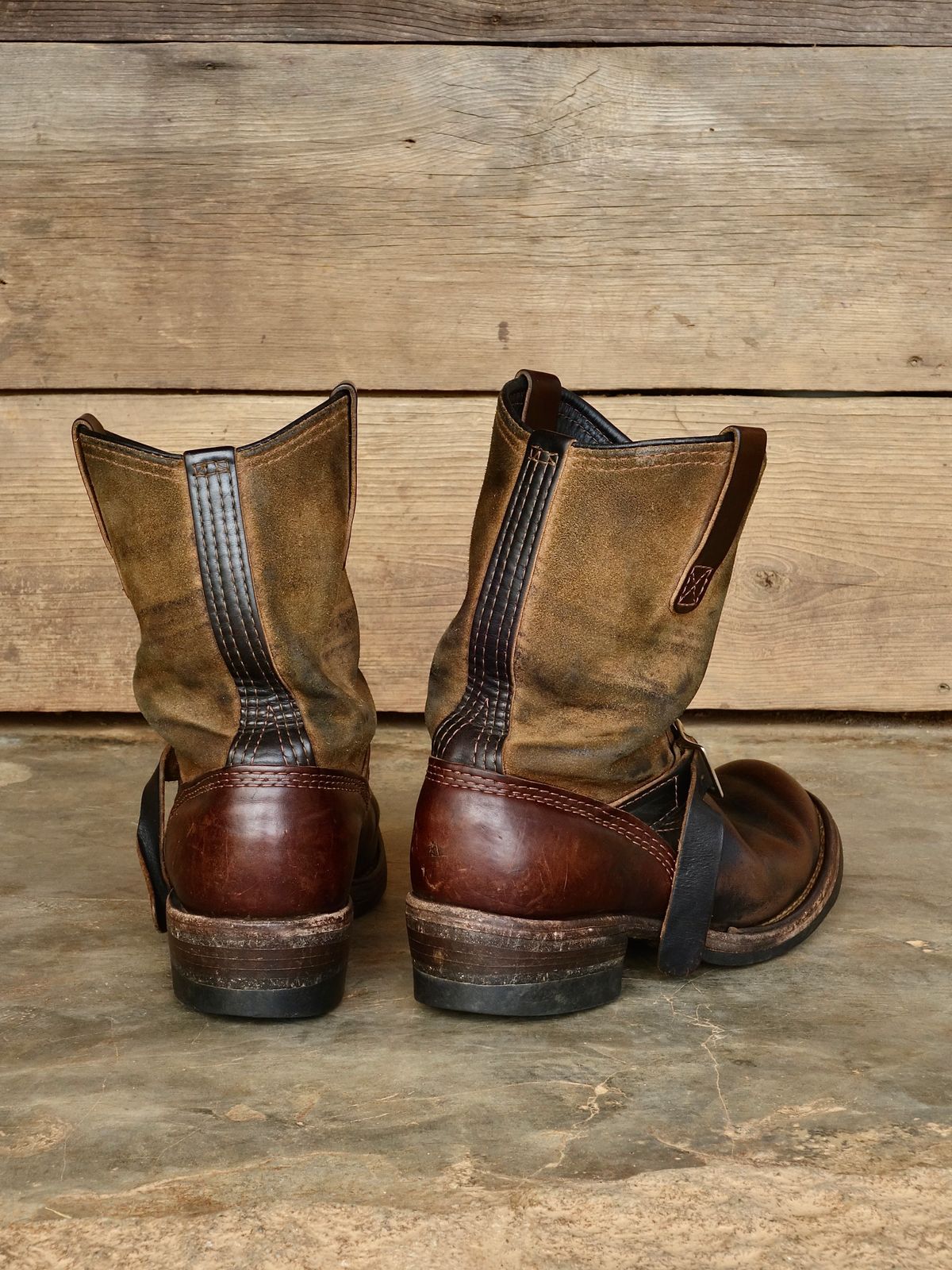 Photo by reothich on March 31, 2026 of the Wesco Morrison in Horween Black Chromexcel Horsehide & Horween Brown Chromexcel Horsehide.