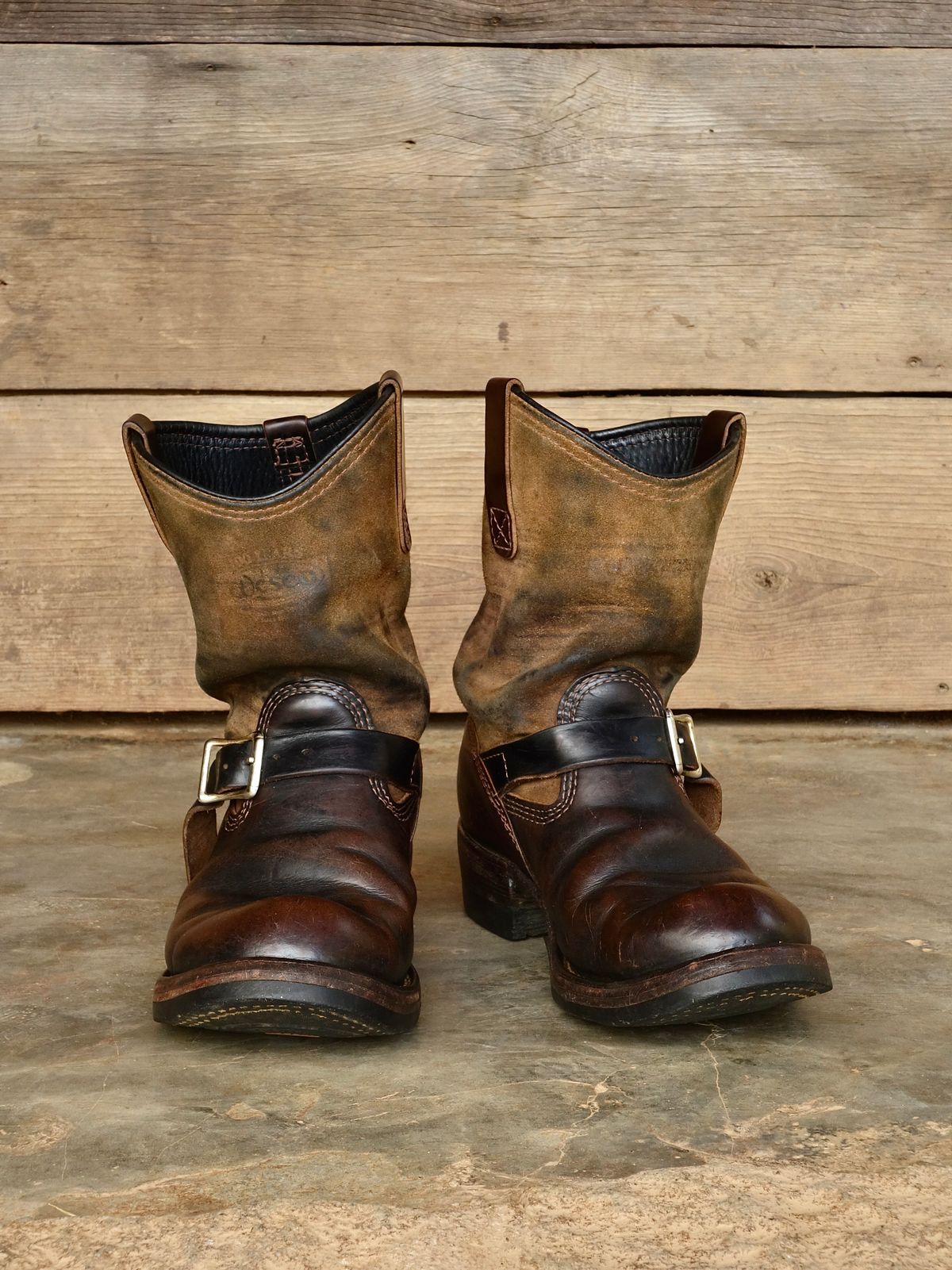 Photo by reothich on March 31, 2026 of the Wesco Morrison in Horween Black Chromexcel Horsehide & Horween Brown Chromexcel Horsehide.