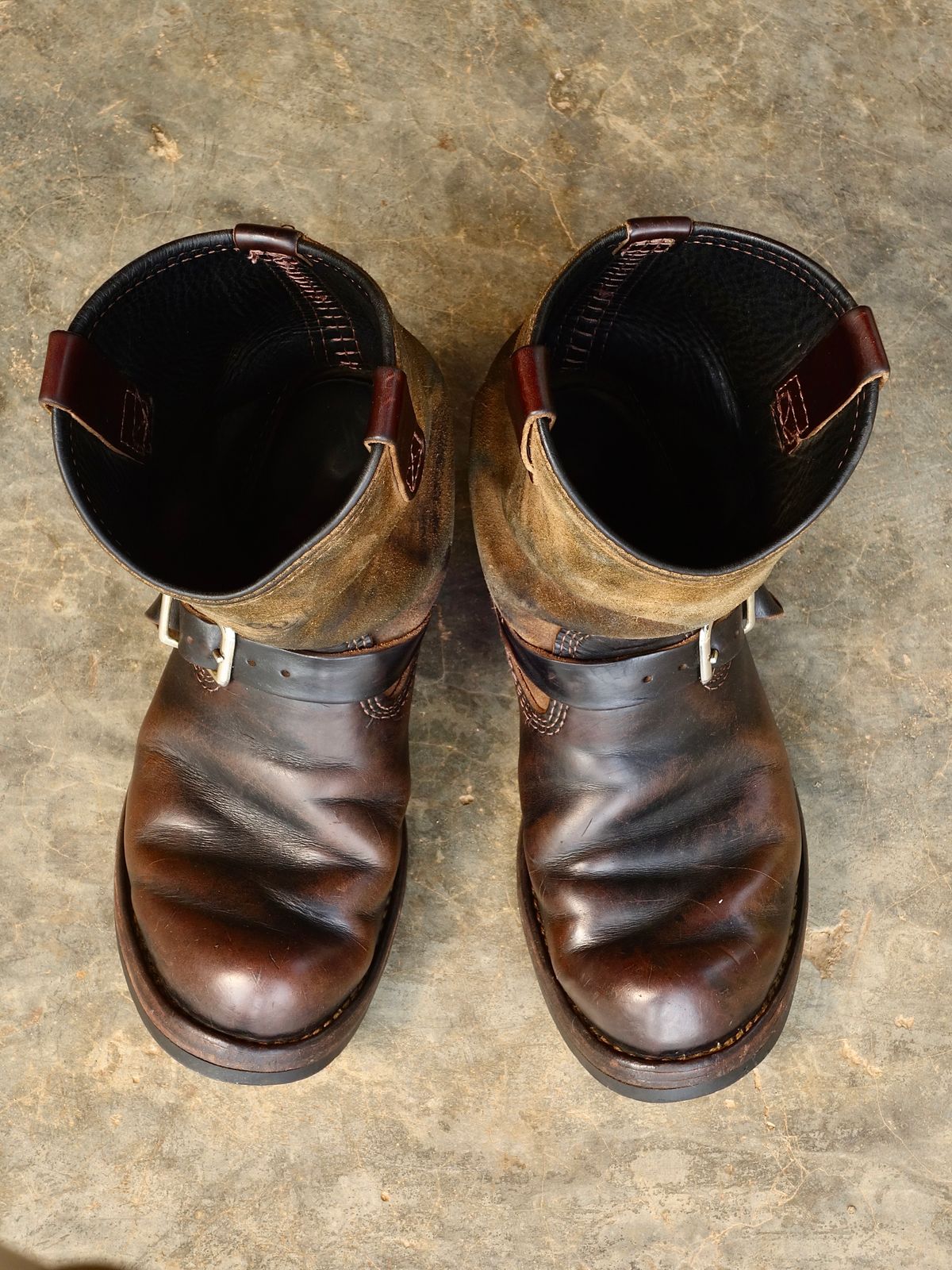 Photo by reothich on March 31, 2026 of the Wesco Morrison in Horween Black Chromexcel Horsehide & Horween Brown Chromexcel Horsehide.