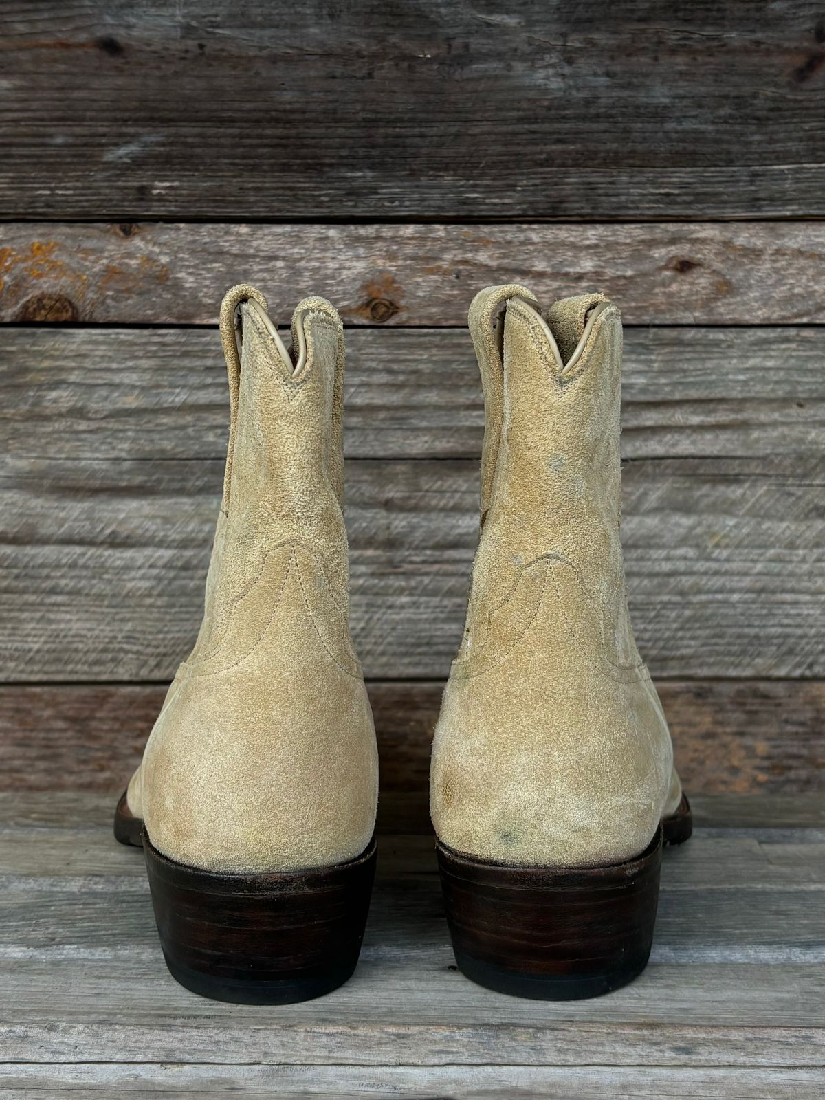Photo by reothich on October 1, 2024 of the Rios of Mercedes Cowboy Boots in Lickety Split.