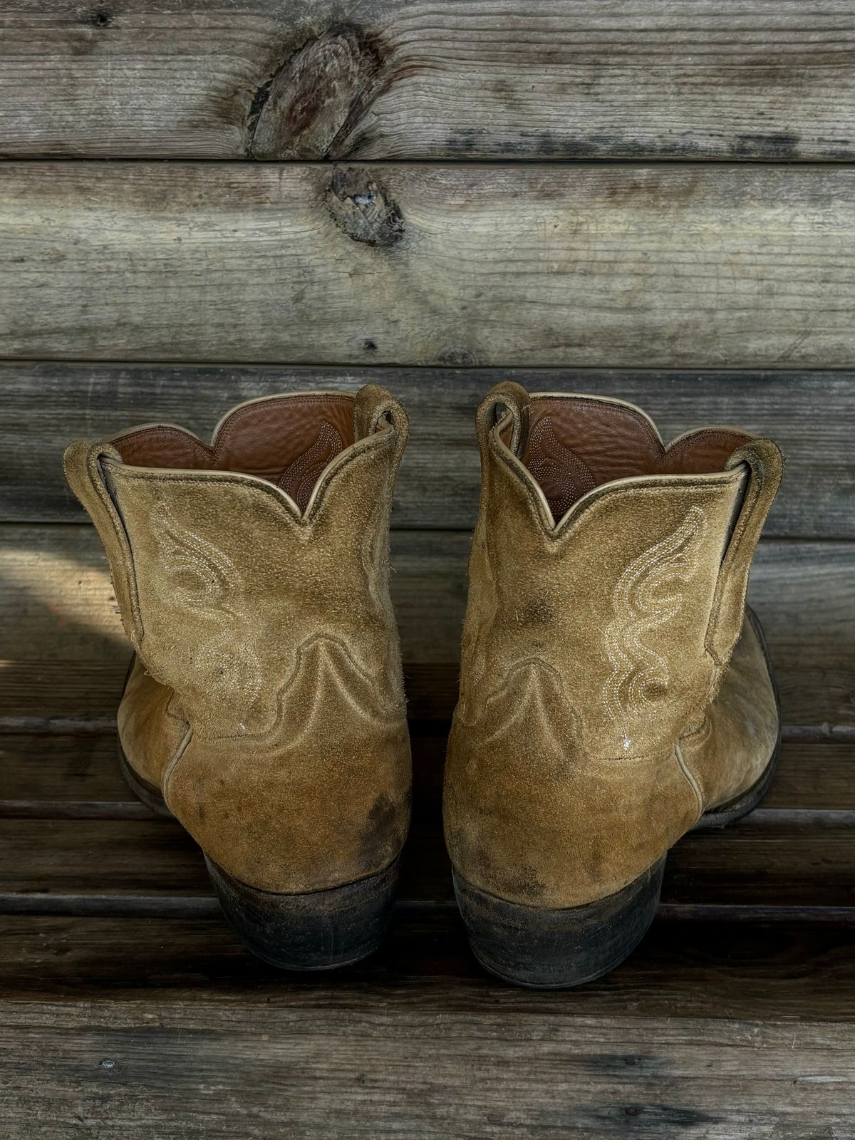 Photo by reothich on November 3, 2024 of the Rios of Mercedes Cowboy Boots in Lickety Split.