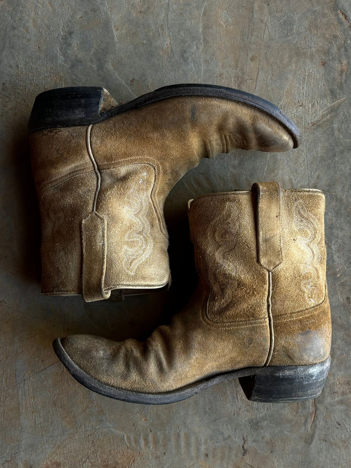 Photo by reothich on November 3, 2024 of the Rios of Mercedes Cowboy Boots in Lickety Split.