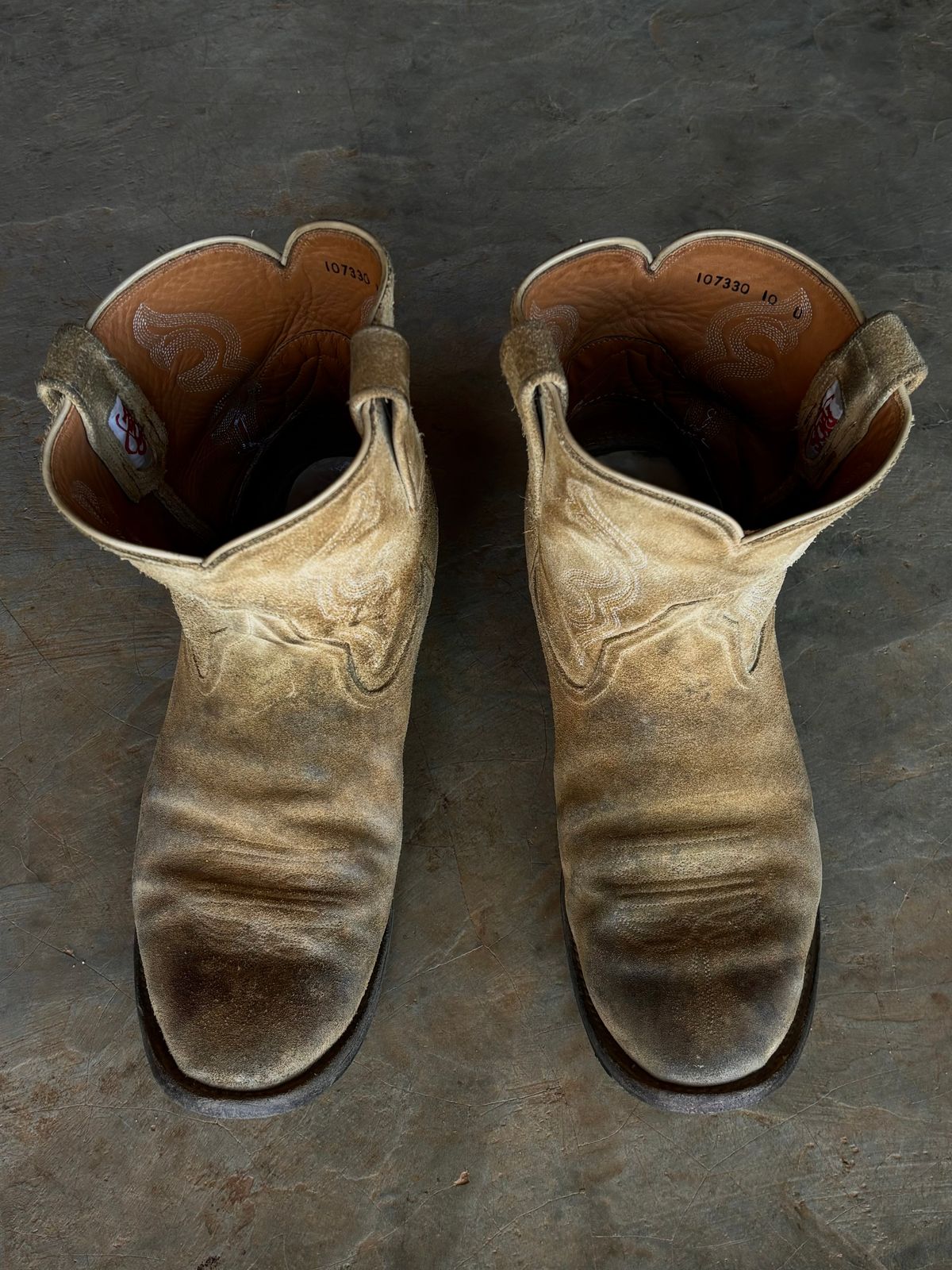 Photo by reothich on November 3, 2024 of the Rios of Mercedes Cowboy Boots in Lickety Split.