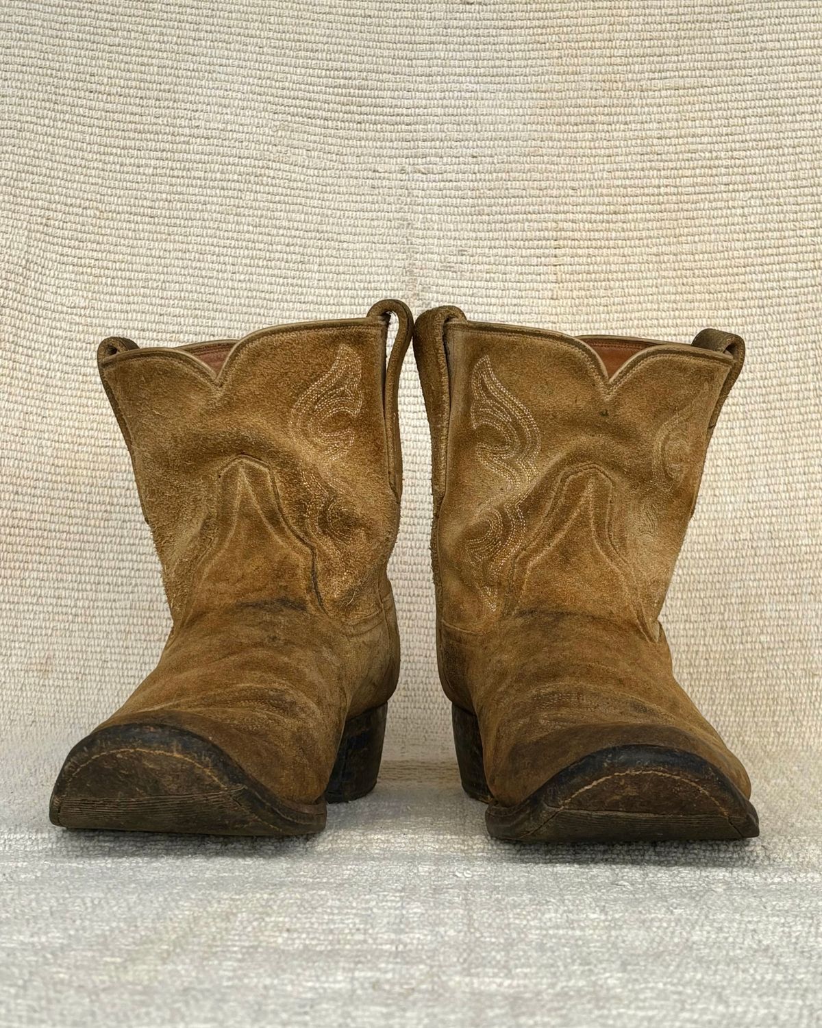 Photo by reothich on January 1, 2025 of the Rios of Mercedes Cowboy Boots in Lickety Split.