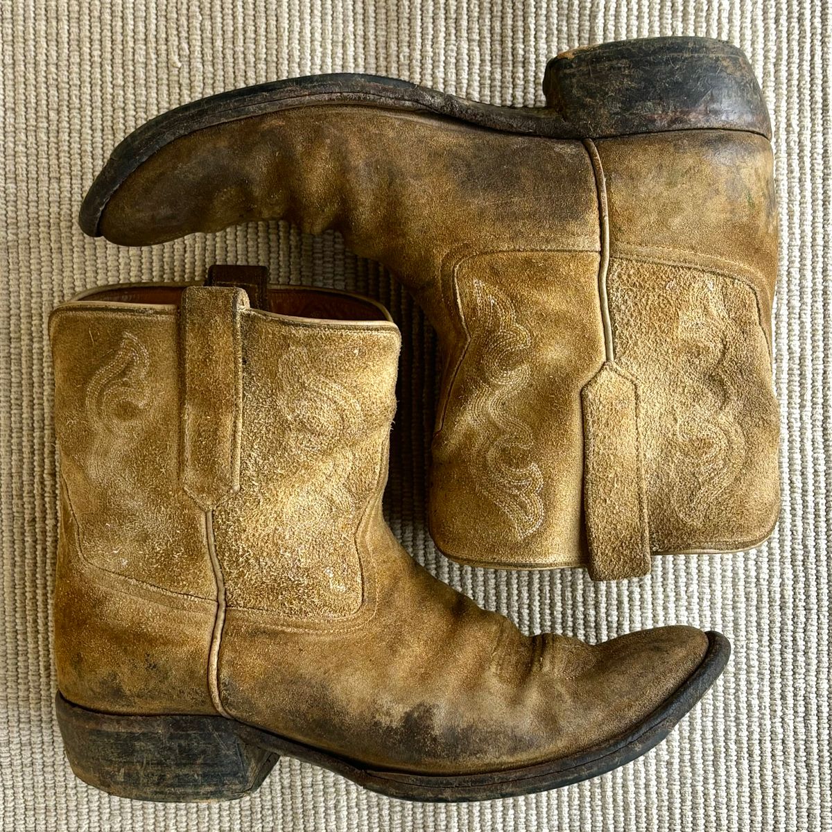 Photo by reothich on January 1, 2025 of the Rios of Mercedes Cowboy Boots in Lickety Split.