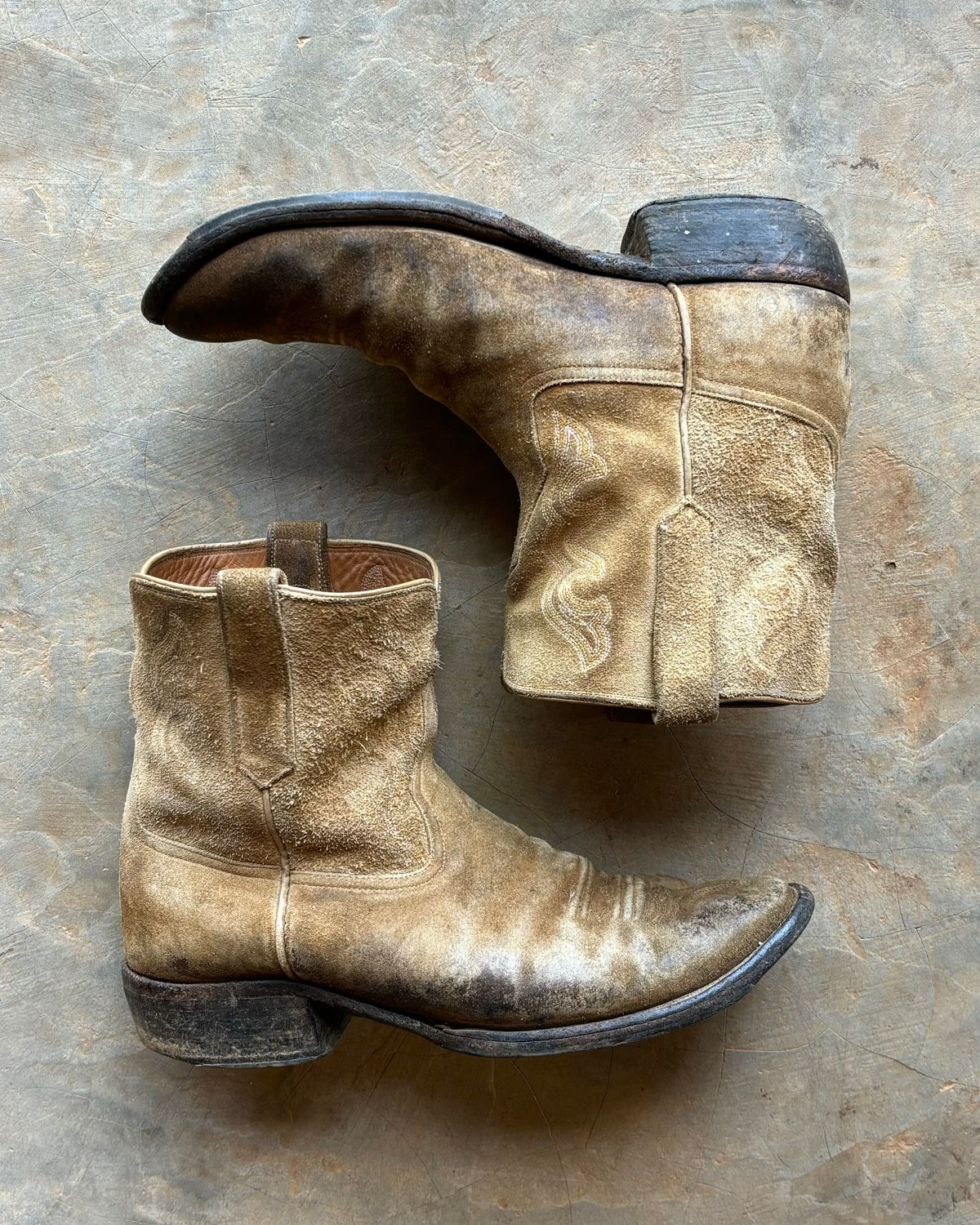 Photo by reothich on March 2, 2025 of the Rios of Mercedes Cowboy Boots in Lickety Split.