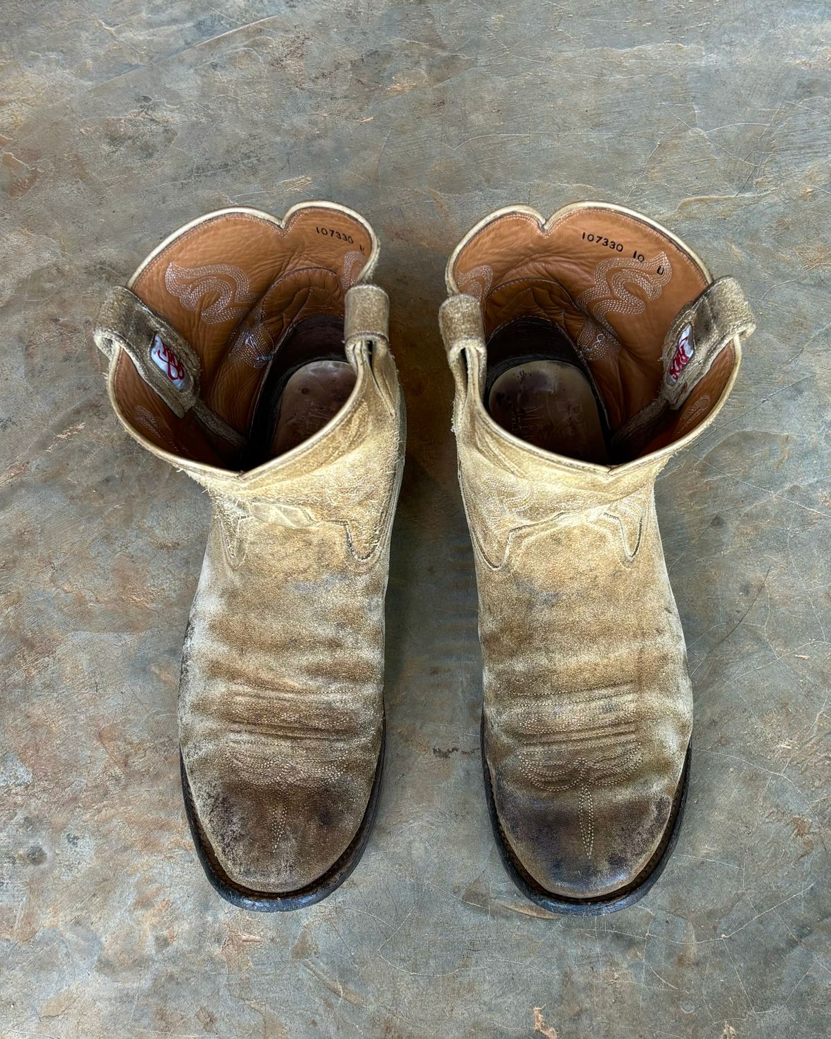 Photo by reothich on March 2, 2025 of the Rios of Mercedes Cowboy Boots in Lickety Split.