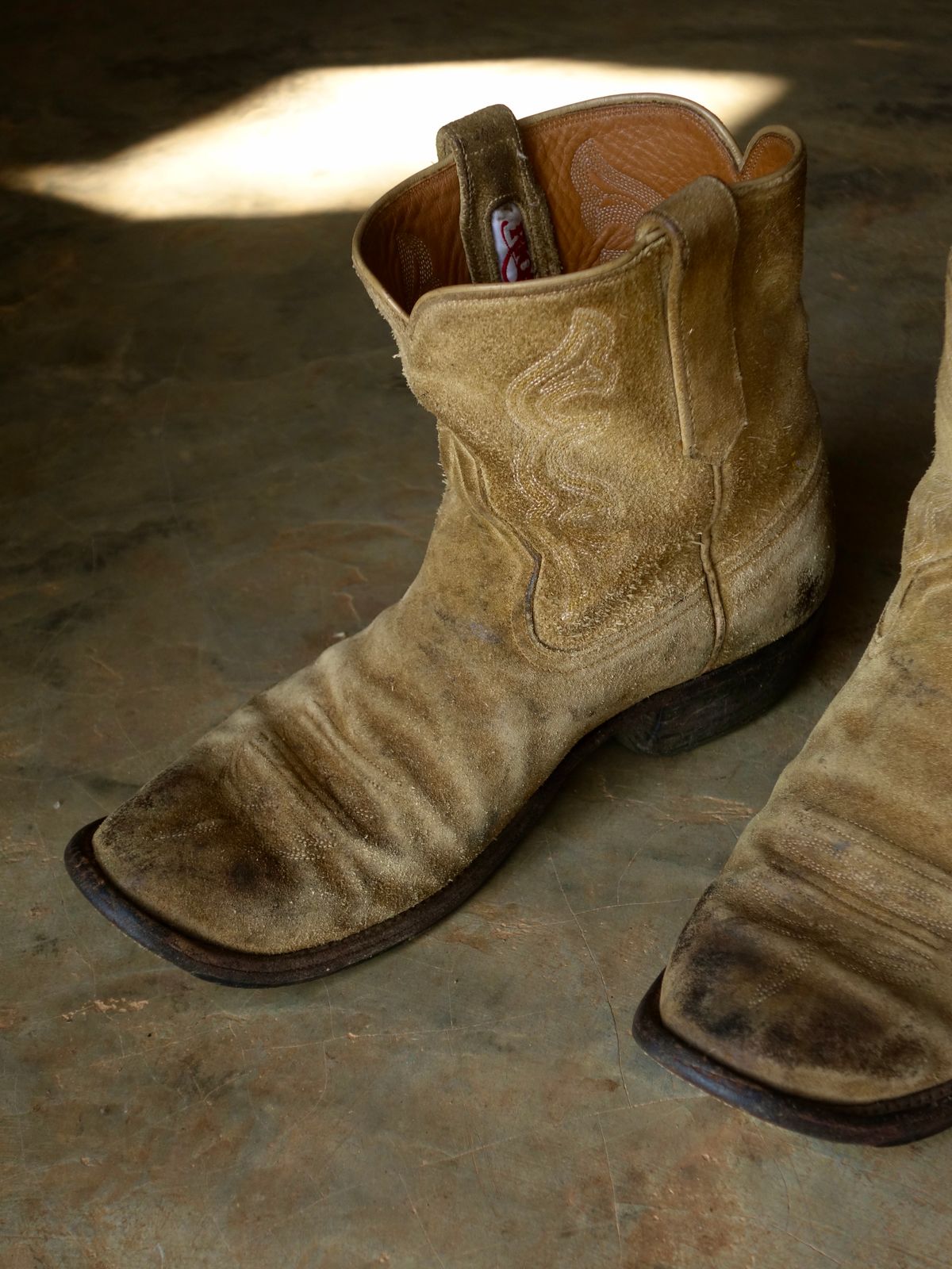 Photo by reothich on March 27, 2025 of the Rios of Mercedes Cowboy Boots in Lickety Split.