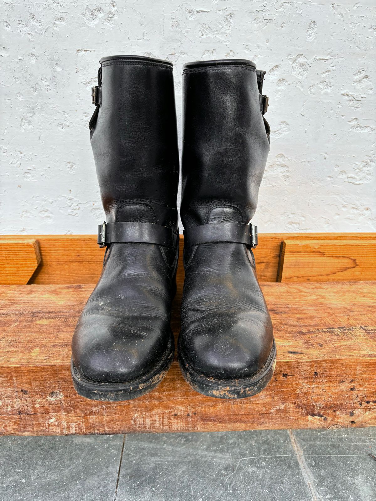 Photo by reothich on November 5, 2023 of the Herman Survivor Engineer Boots in Black Leather.