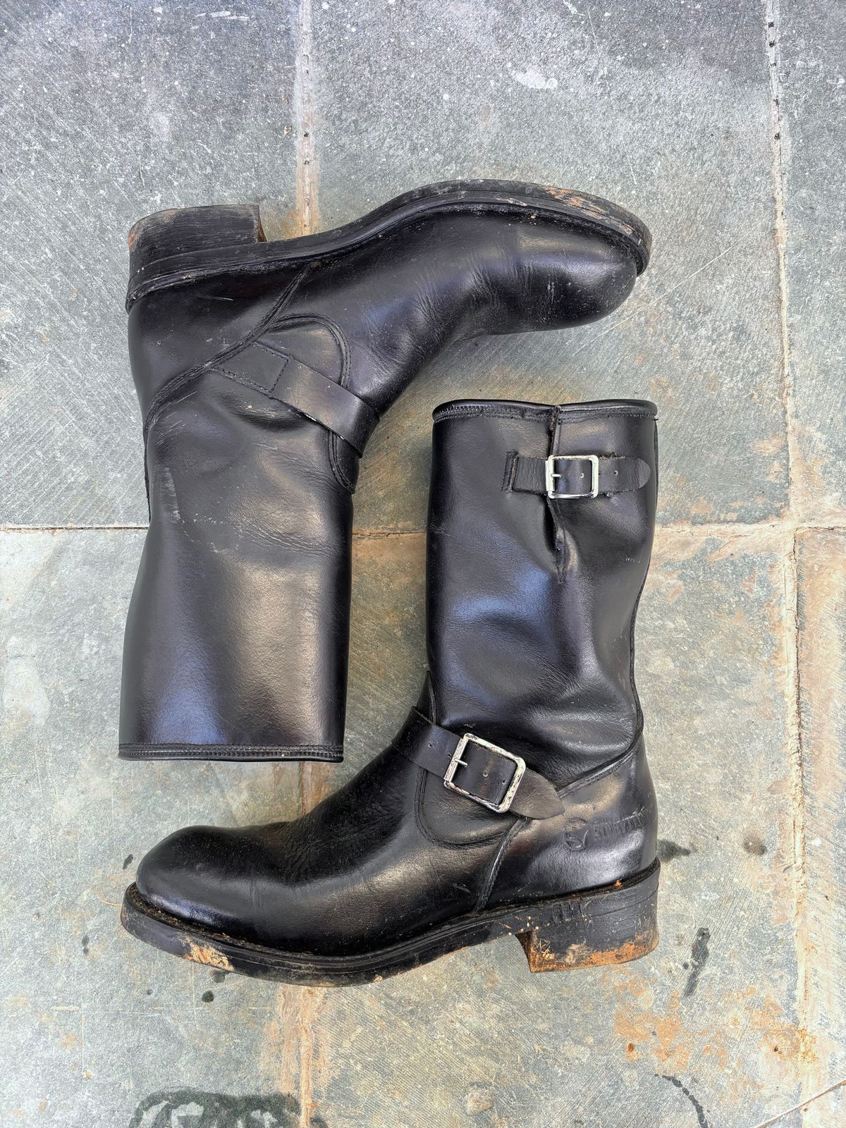 Photo by reothich on November 5, 2023 of the Herman Survivor Engineer Boots in Black Leather.