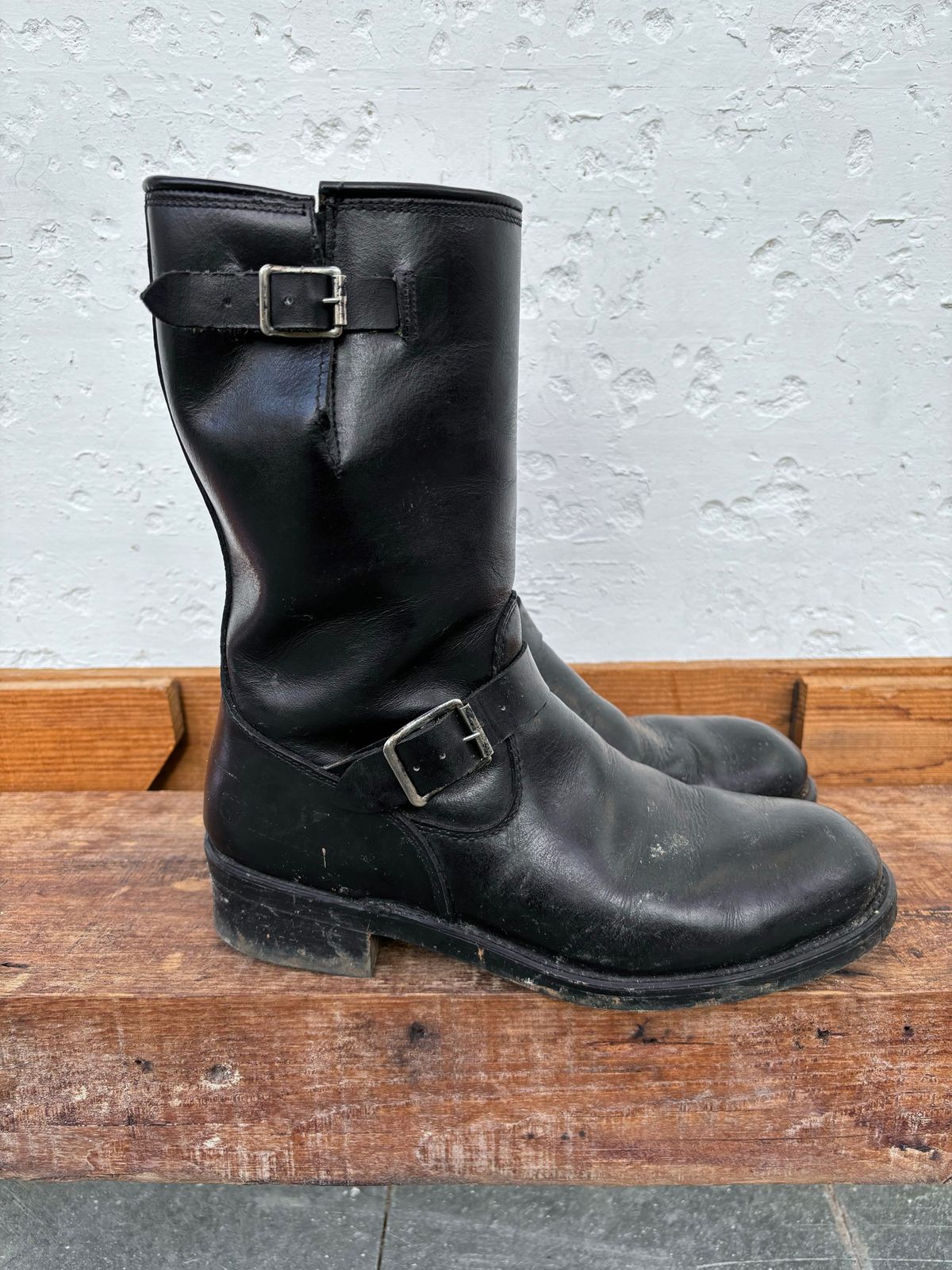 Photo by reothich on November 5, 2023 of the Herman Survivor Engineer Boots in Black Leather.