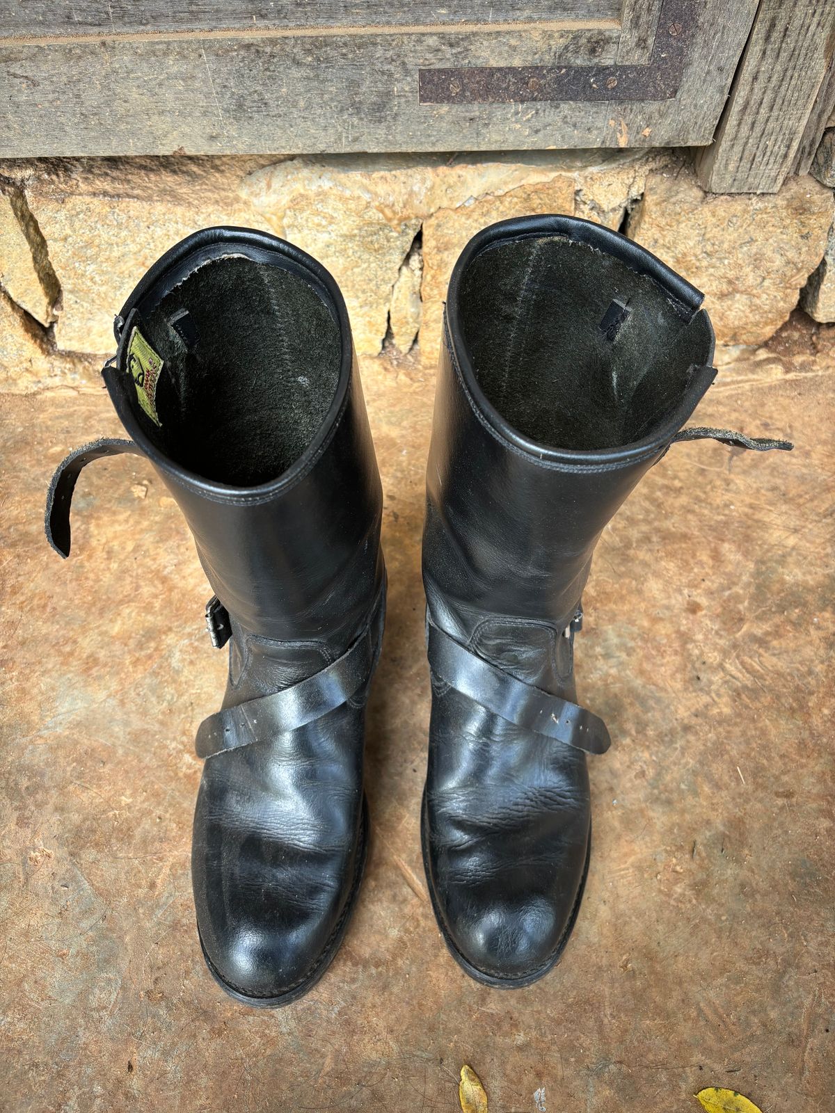 Photo by reothich on December 6, 2023 of the Herman Survivor Engineer Boots in Black Leather.