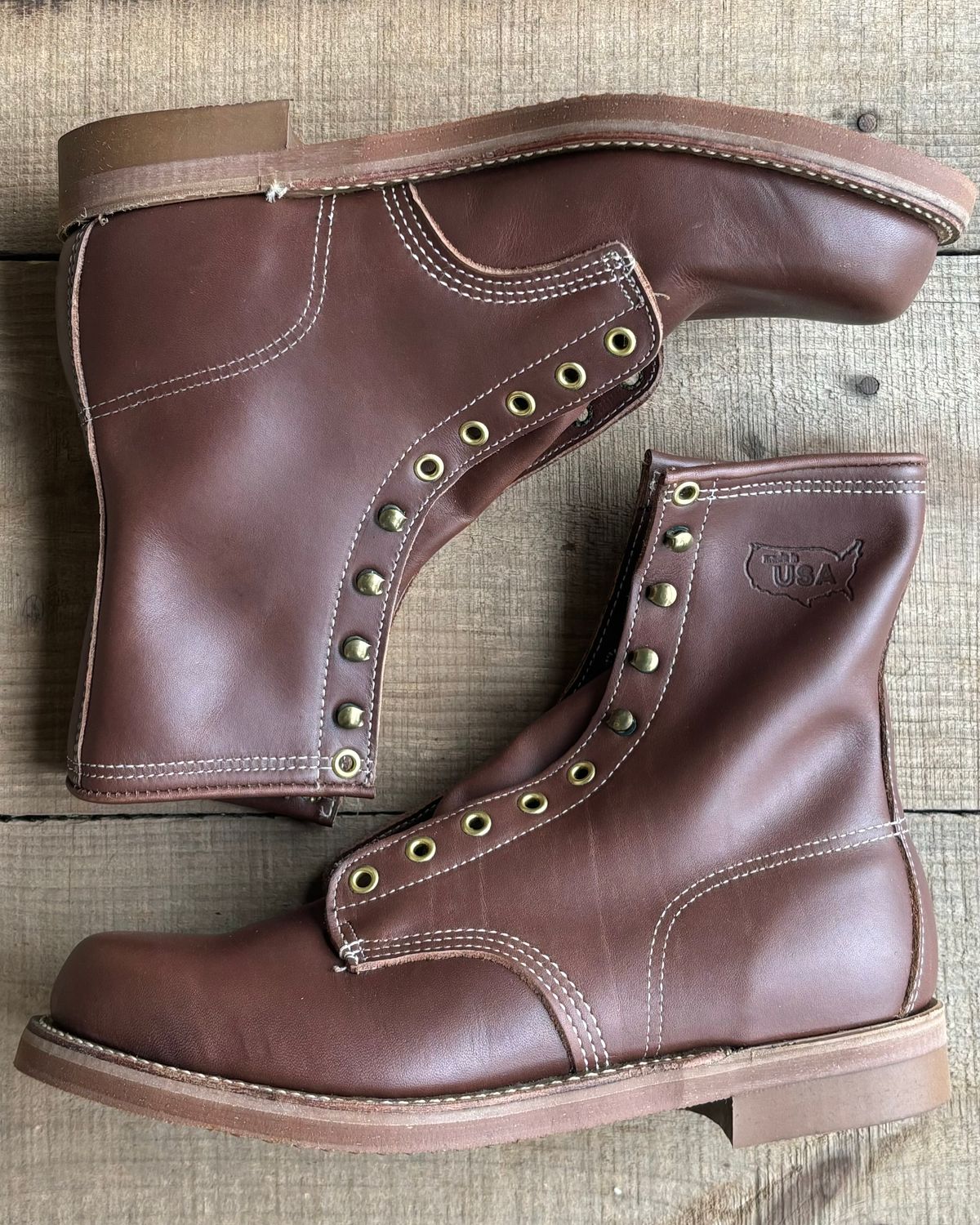 Photo by reothich on October 6, 2024 of the Walker Golden Retriever 984 in Brown Leather.