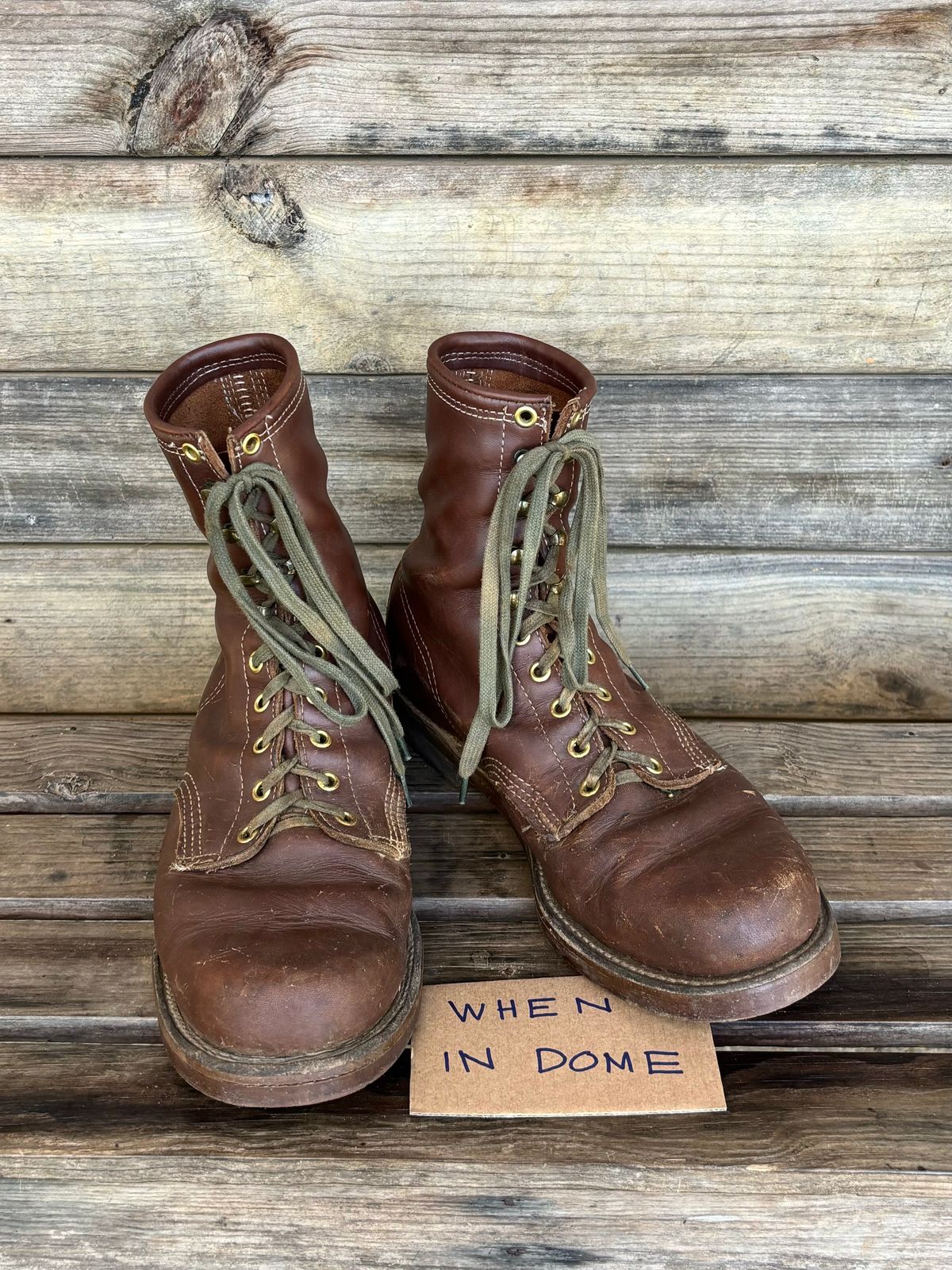 Photo by reothich on November 3, 2024 of the Walker Golden Retriever 984 in Brown Leather.