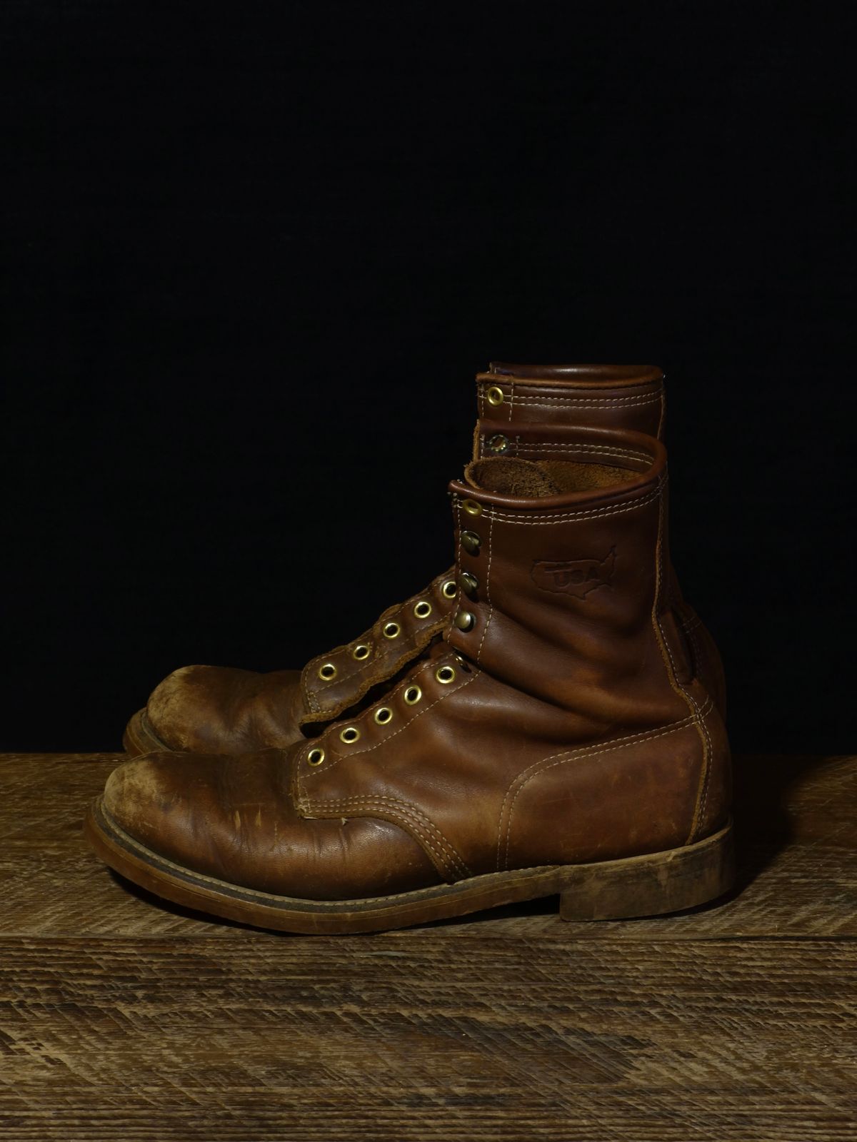 Photo by reothich on February 3, 2025 of the Walker Golden Retriever 984 in Brown Leather.