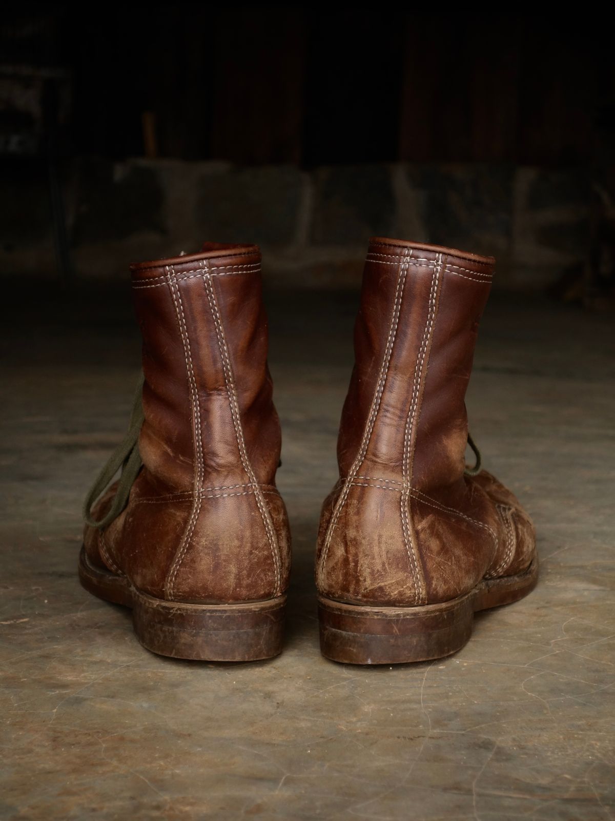 Photo by reothich on March 30, 2025 of the Walker Golden Retriever 984 in Brown Leather.