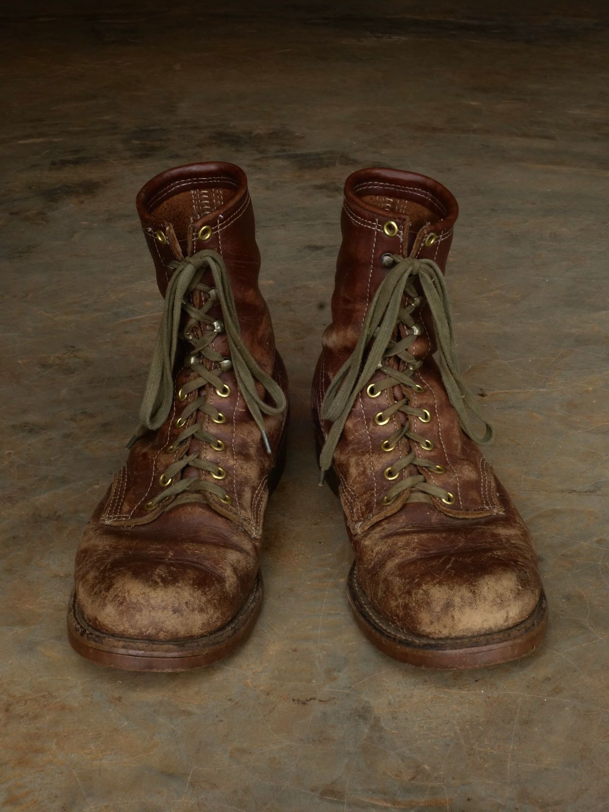 Photo by reothich on March 30, 2025 of the Walker Golden Retriever 984 in Brown Leather.