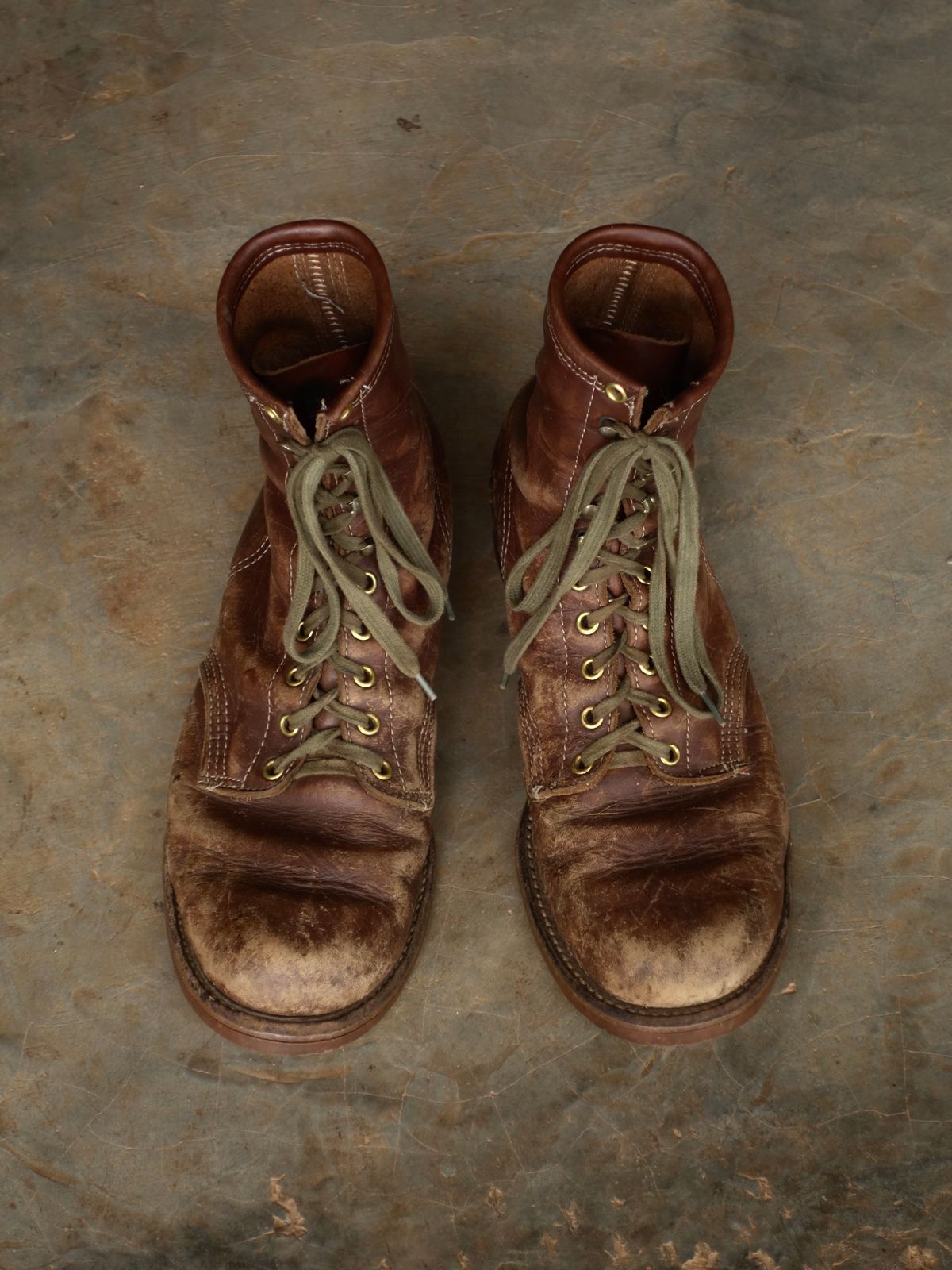 Photo by reothich on March 30, 2025 of the Walker Golden Retriever 984 in Brown Leather.