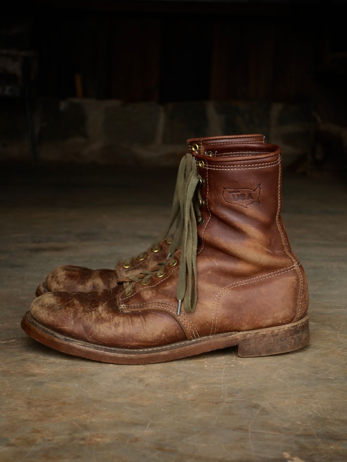 Photo by reothich on March 30, 2025 of the Walker Golden Retriever 984 in Brown Leather.