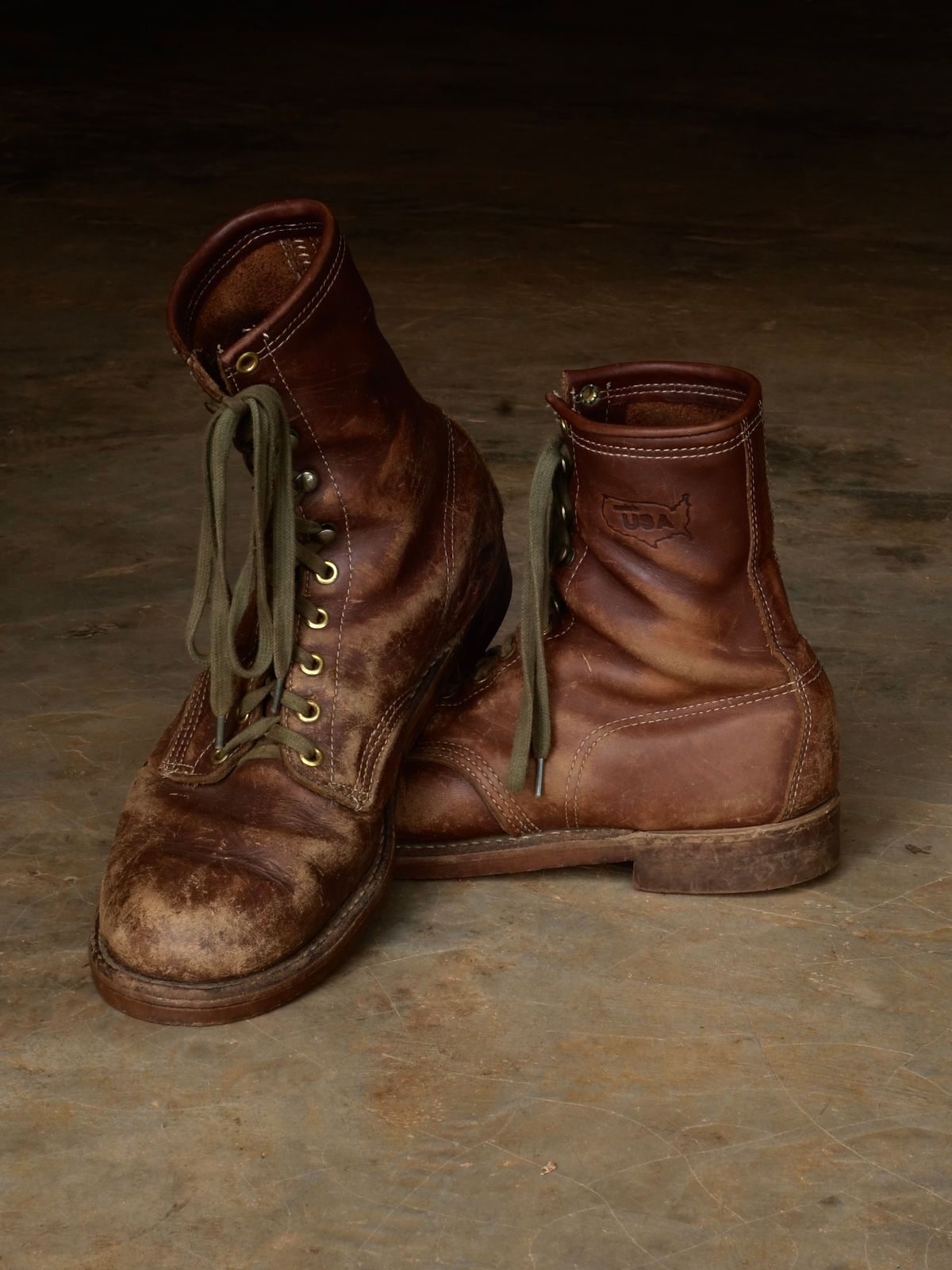 Photo by reothich on March 30, 2025 of the Walker Golden Retriever 984 in Brown Leather.