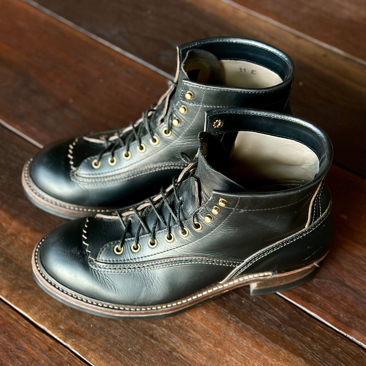 Photo by selvedge.and.boots on September 25, 2024 of the John Lofgren Donkey Puncher Boots in Horween Black Chromexcel.