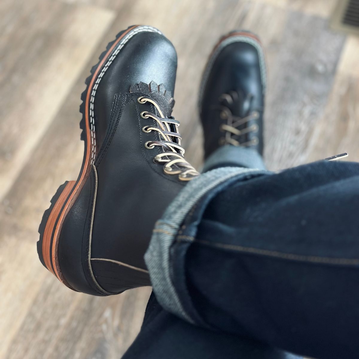 Photo by selvedge.and.boots on January 18, 2024 of the Nicks MTO in Horween Black Waxed Flesh.