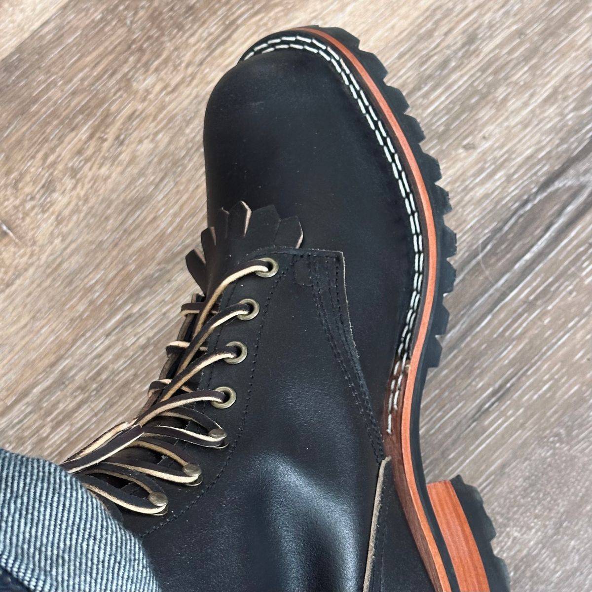 Photo by selvedge.and.boots on January 18, 2024 of the Nicks MTO in Horween Black Waxed Flesh.