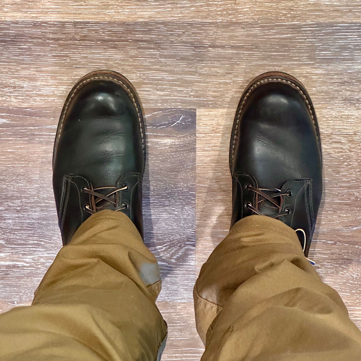 Photo by selvedge.and.boots on November 5, 2023 of the White's Semi-Dress in Seidel Brown Dress.