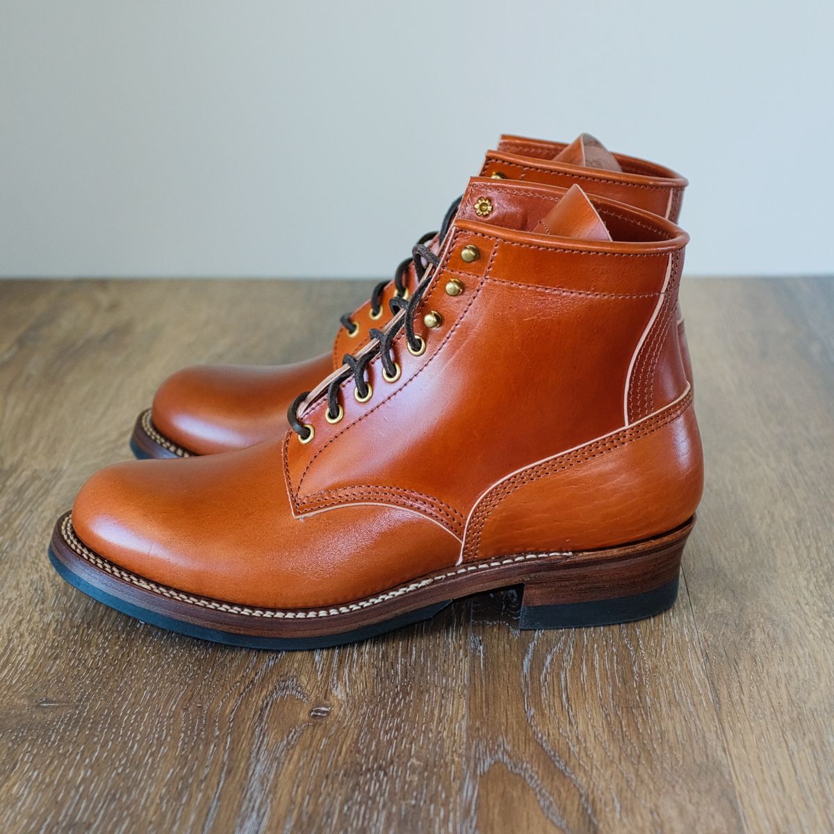 Photo by selvedge.and.boots on October 1, 2024 of the John Lofgren Steel Gang in Shinki Camel Horsebutt.