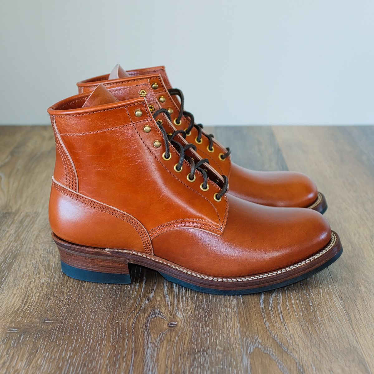 Photo by selvedge.and.boots on October 1, 2024 of the John Lofgren Steel Gang in Shinki Camel Horsebutt.