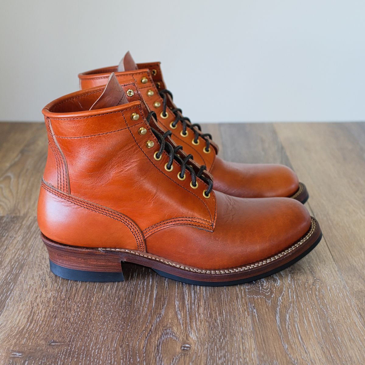 Photo by selvedge.and.boots on October 6, 2024 of the John Lofgren Steel Gang in Shinki Camel Horsebutt.