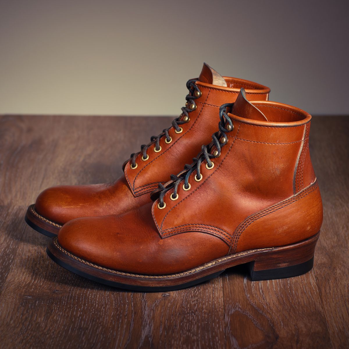Photo by selvedge.and.boots on December 1, 2024 of the John Lofgren Steel Gang in Shinki Camel Horsebutt.