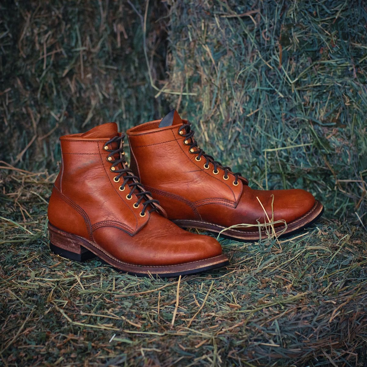 Photo by selvedge.and.boots on January 1, 2025 of the John Lofgren Steel Gang in Shinki Camel Horsebutt.