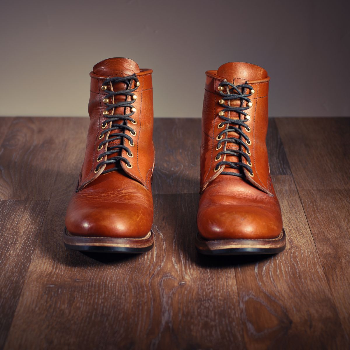 Photo by selvedge.and.boots on January 1, 2025 of the John Lofgren Steel Gang in Shinki Camel Horsebutt.