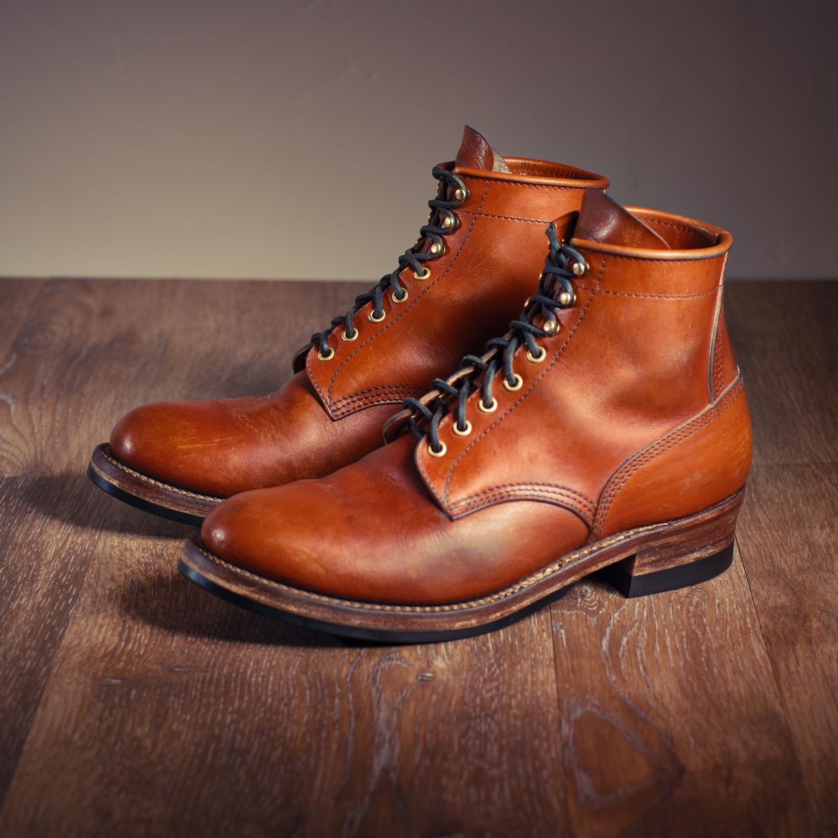 Photo by selvedge.and.boots on January 1, 2025 of the John Lofgren Steel Gang in Shinki Camel Horsebutt.