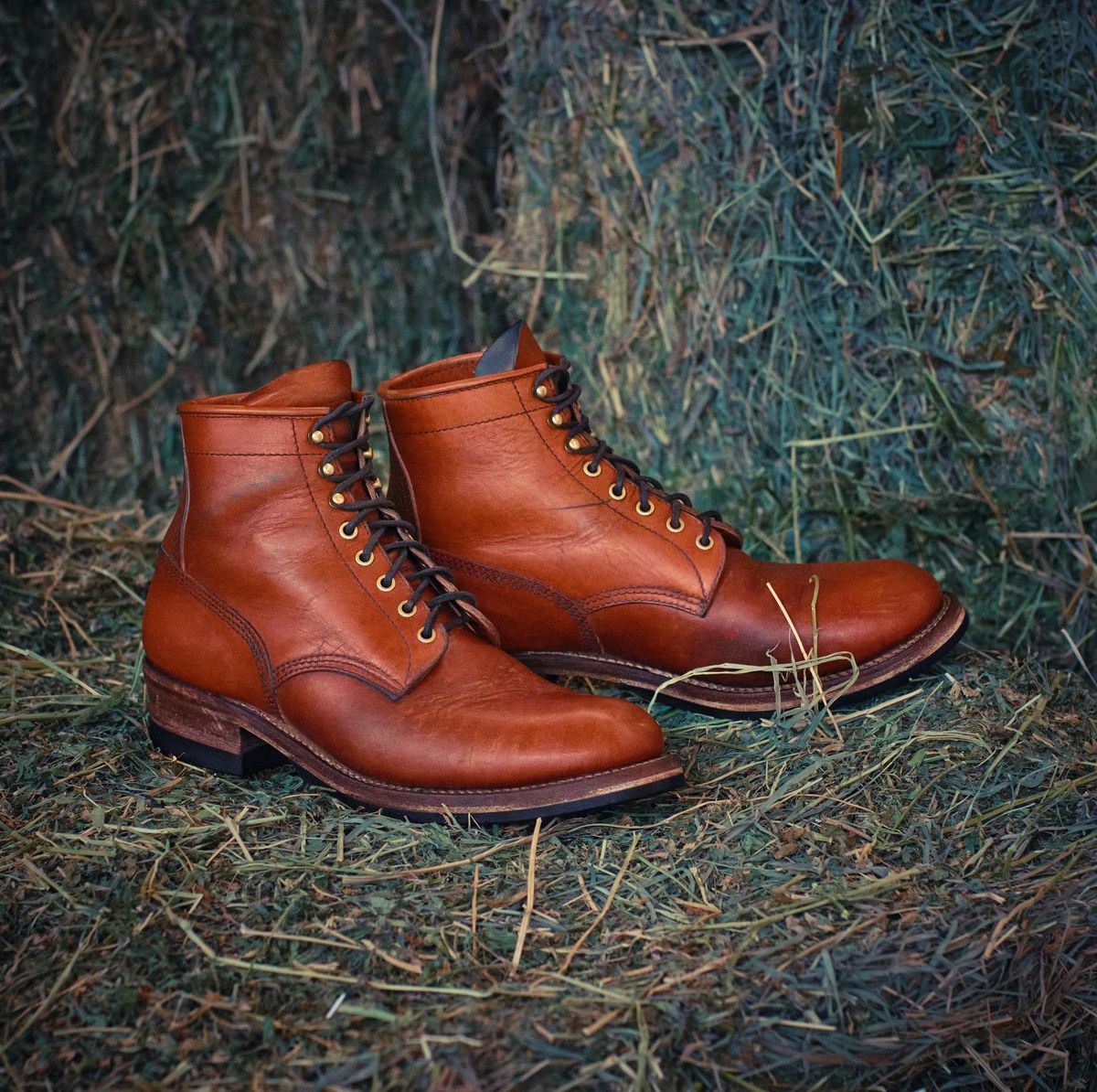 Photo by selvedge.and.boots on January 1, 2025 of the John Lofgren Steel Gang in Shinki Camel Horsebutt.