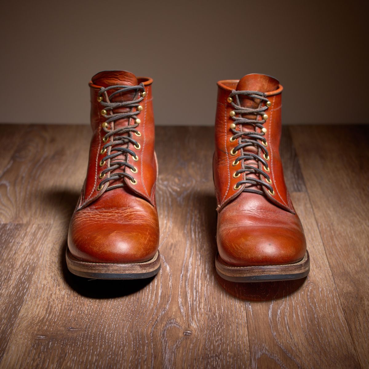Photo by selvedge.and.boots on February 2, 2025 of the John Lofgren Steel Gang in Shinki Camel Horsebutt.