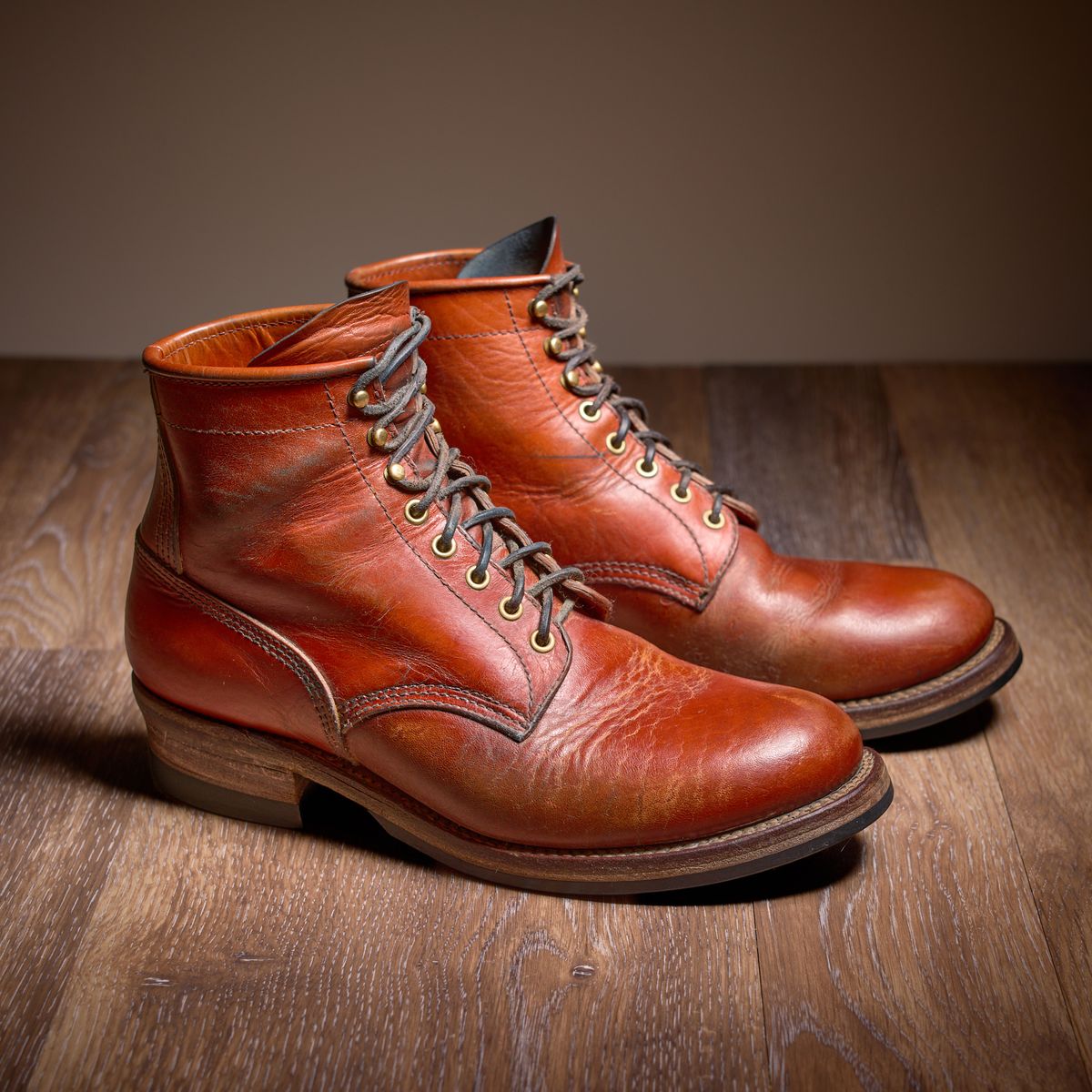 Photo by selvedge.and.boots on February 2, 2025 of the John Lofgren Steel Gang in Shinki Camel Horsebutt.