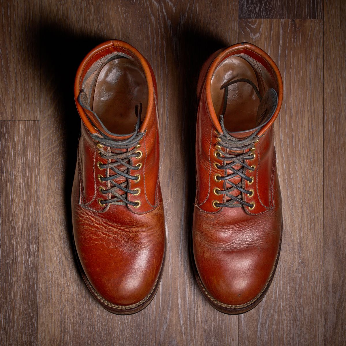 Photo by selvedge.and.boots on February 2, 2025 of the John Lofgren Steel Gang in Shinki Camel Horsebutt.